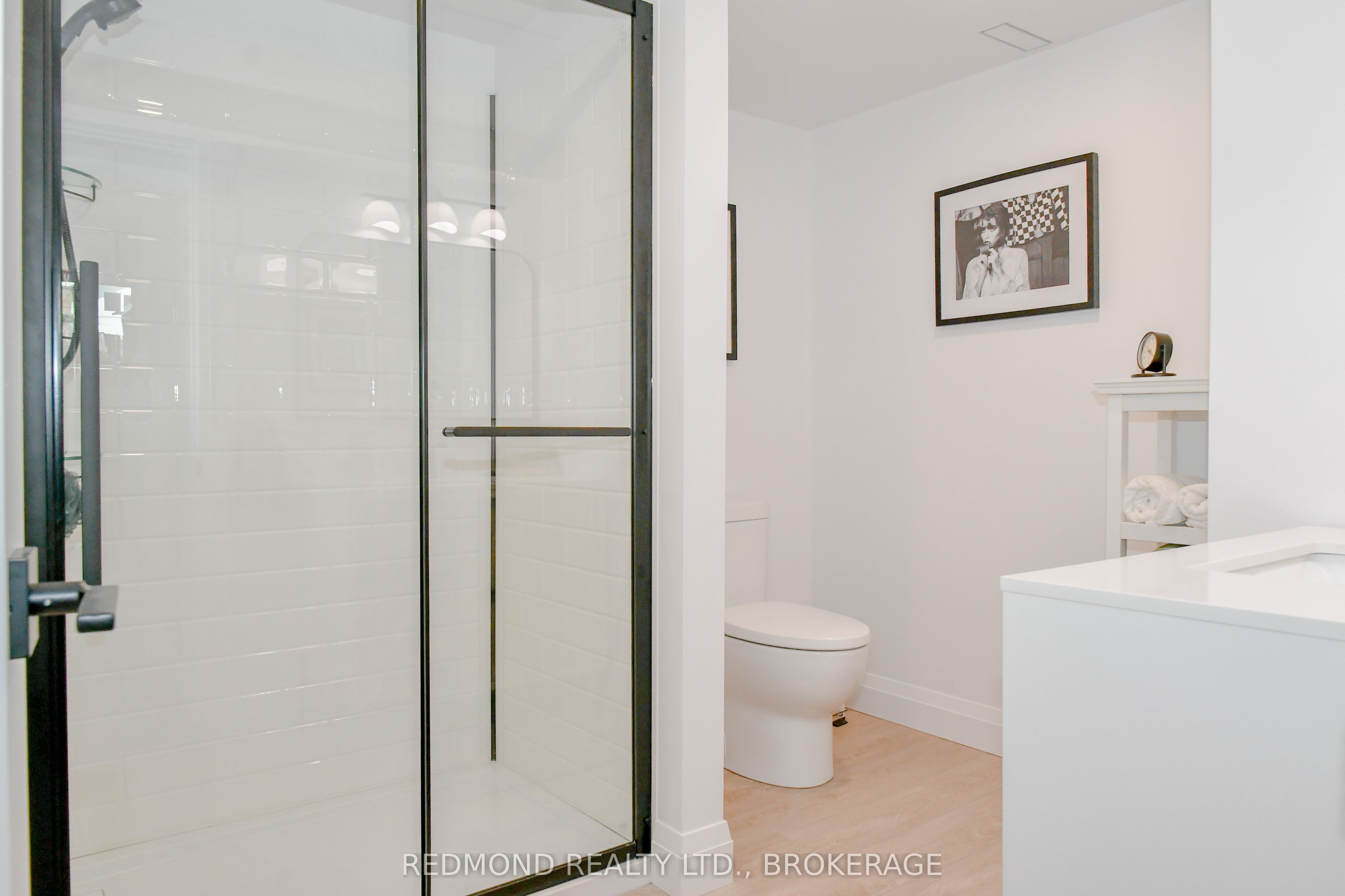 250 Wellington Street Property Photo 26