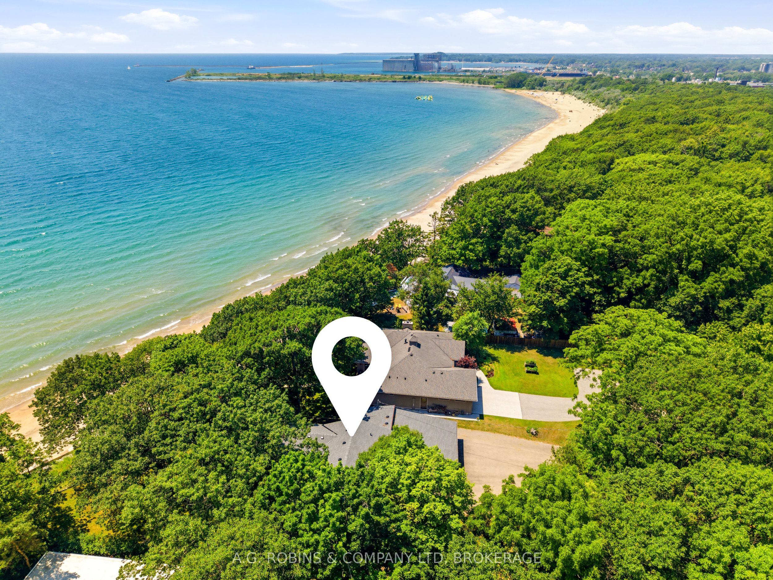 559 Lakeshore Road E Property Photo 8