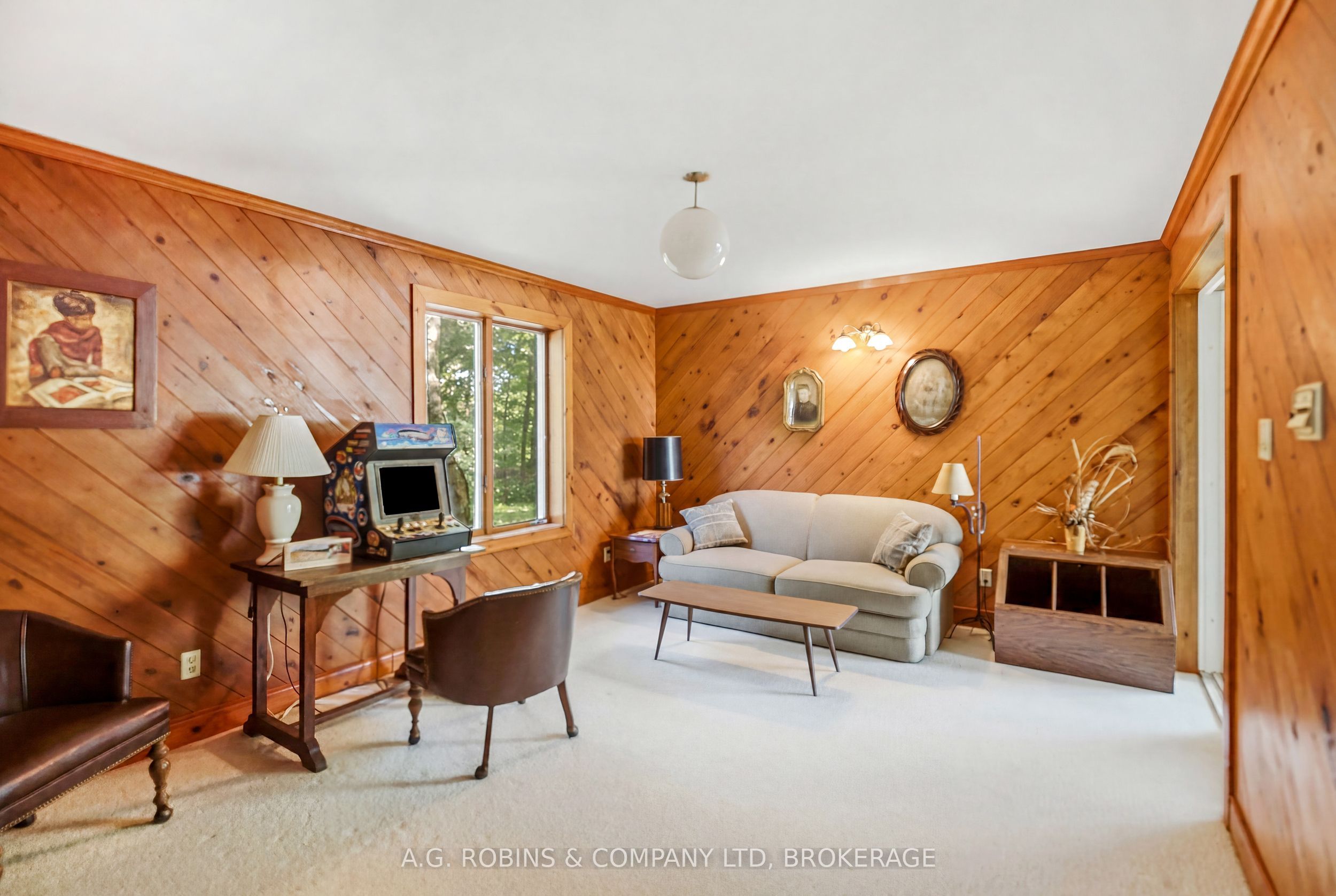 559 Lakeshore Road E Property Photo 23