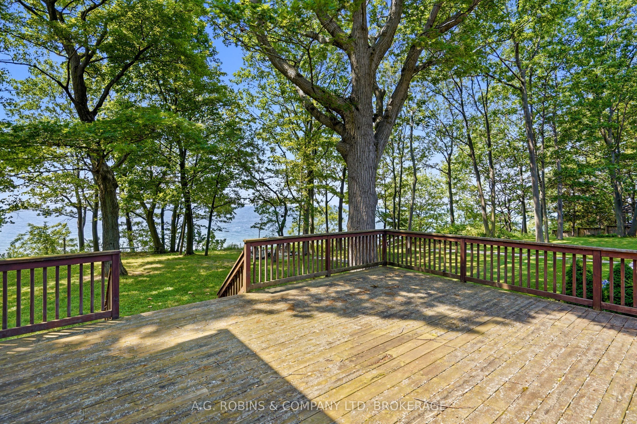 559 Lakeshore Road E Property Photo 26
