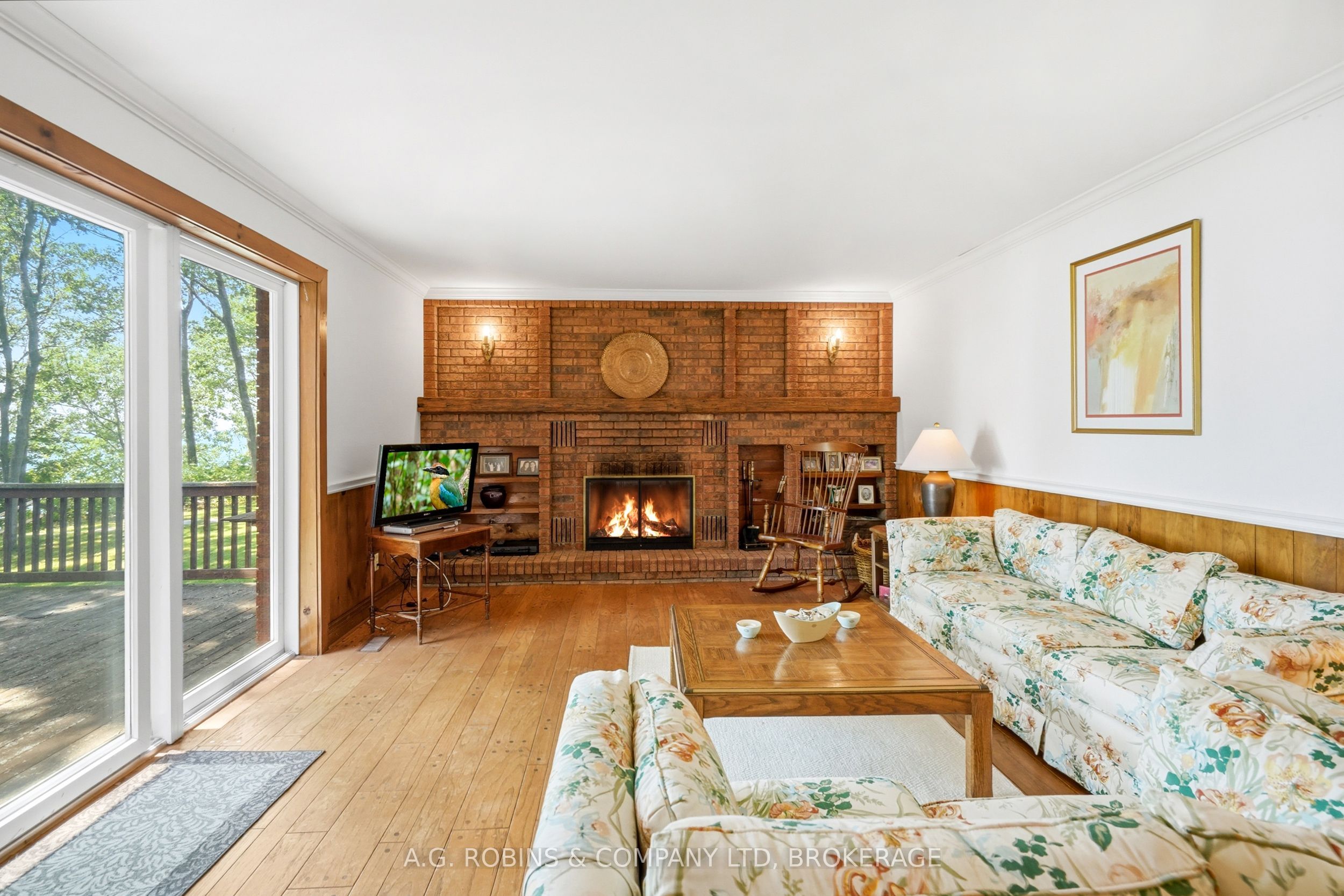 559 Lakeshore Road E Property Photo 30