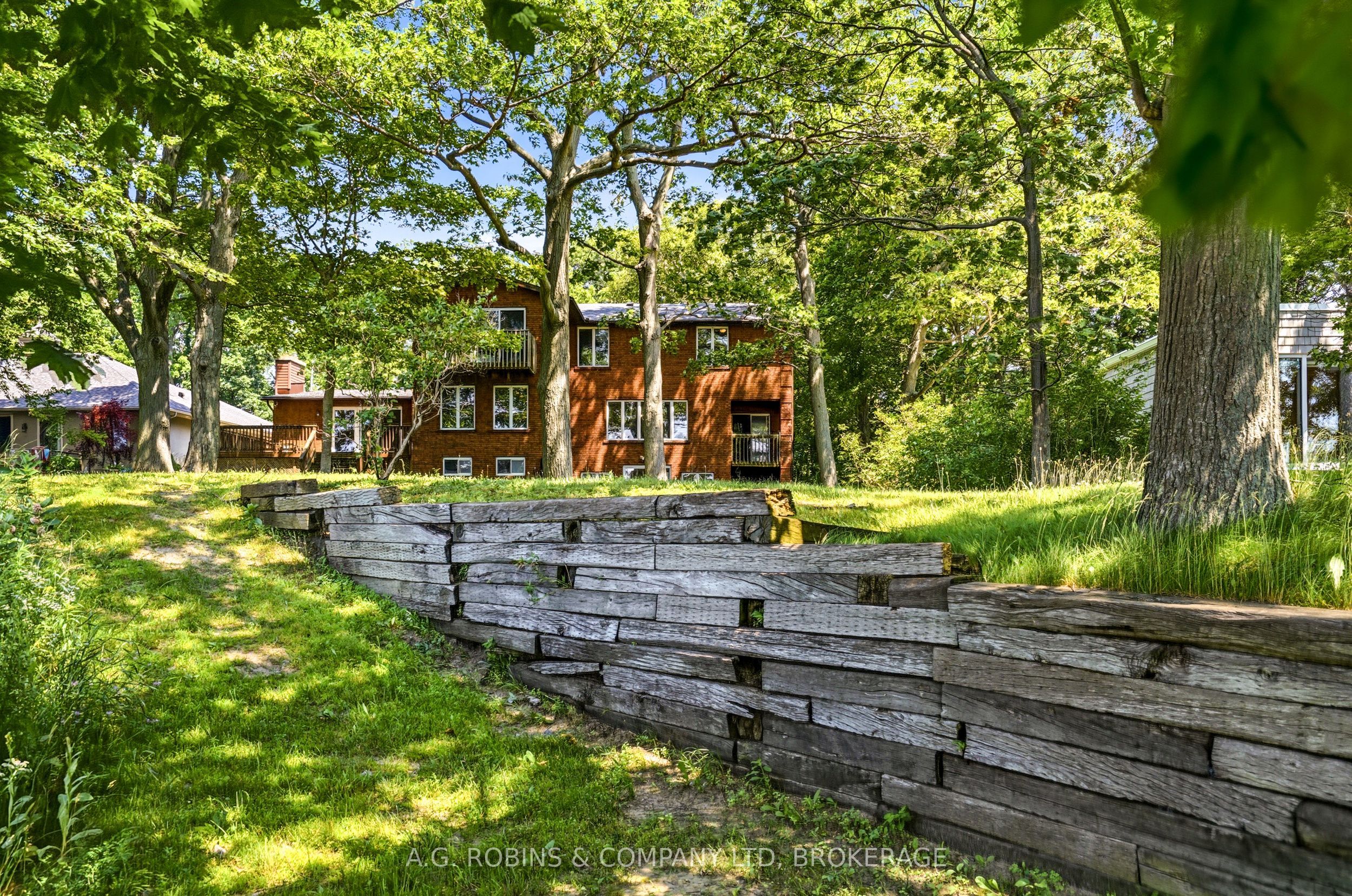 559 Lakeshore Road E Property Photo 44