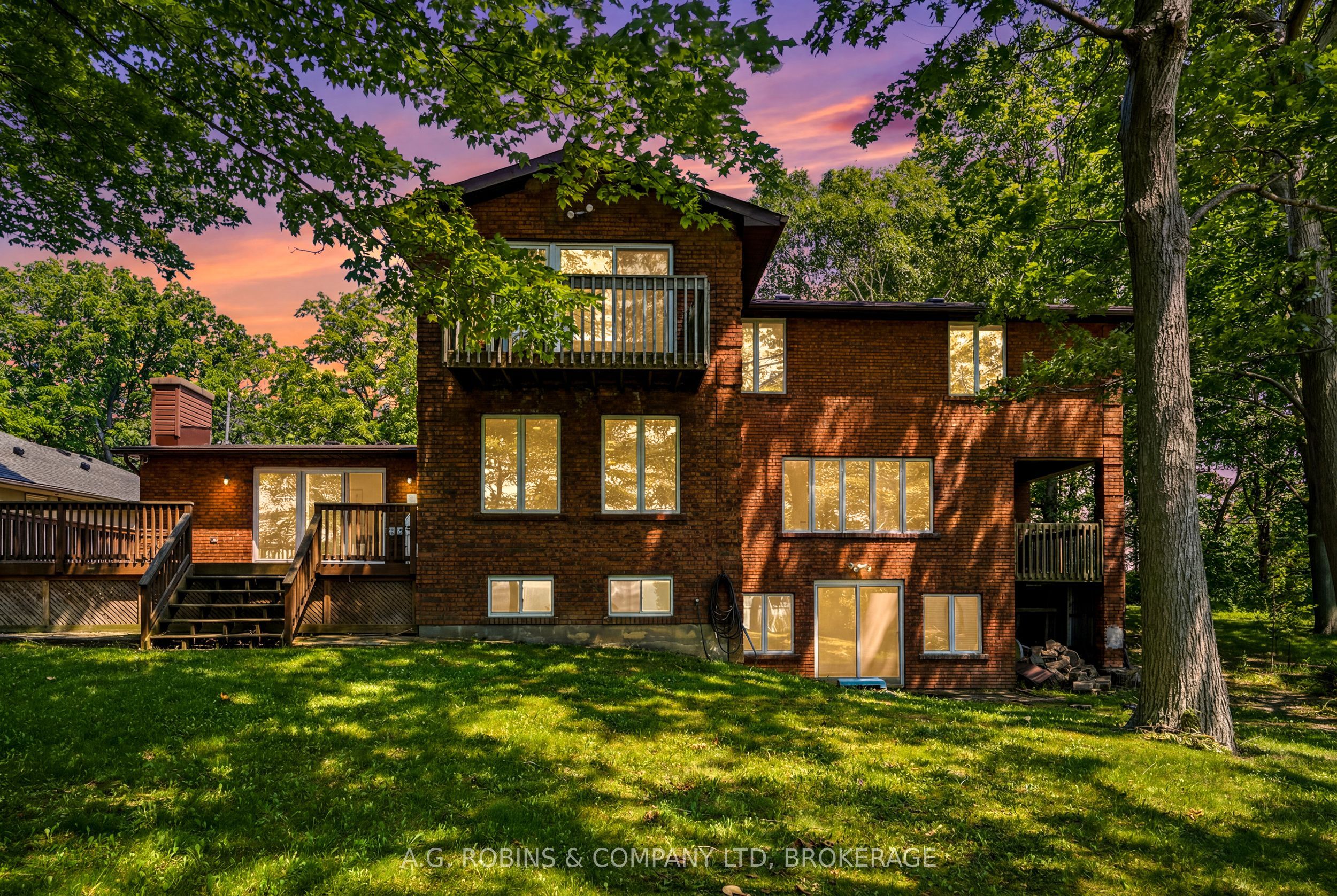 559 Lakeshore Road E Property Photo 48
