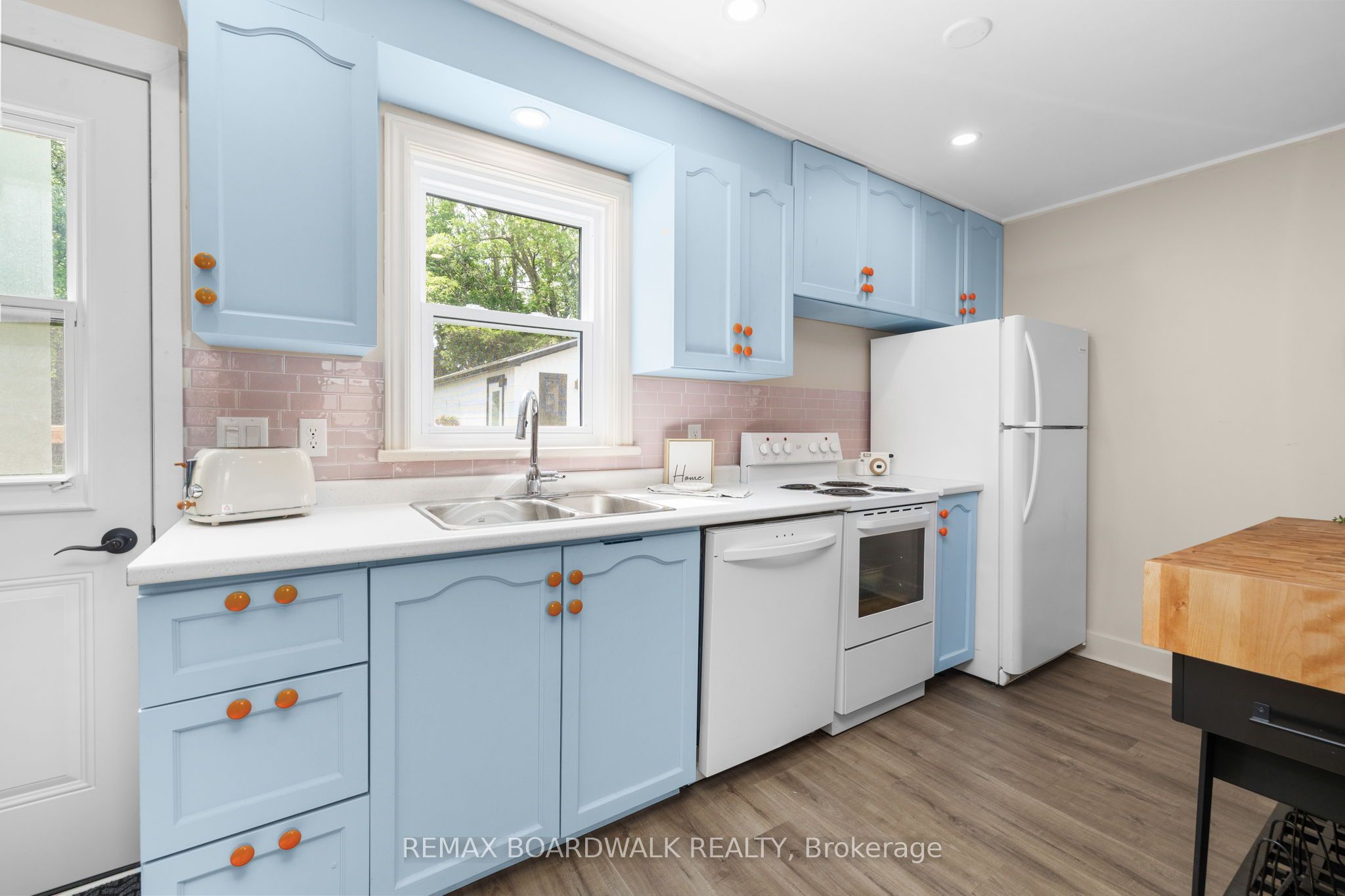 8 Grant Street Property Photo 22