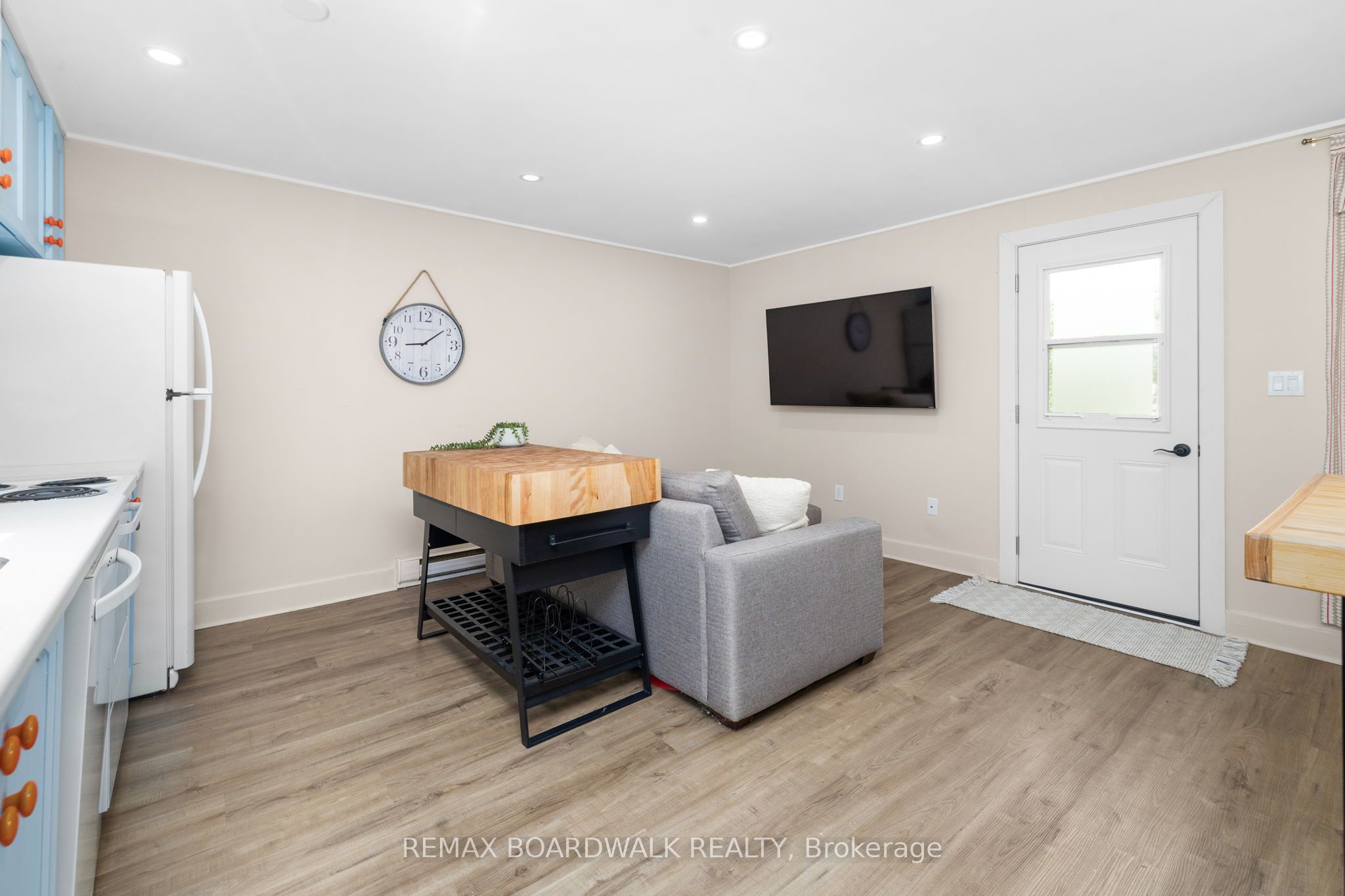 8 Grant Street Property Photo 23