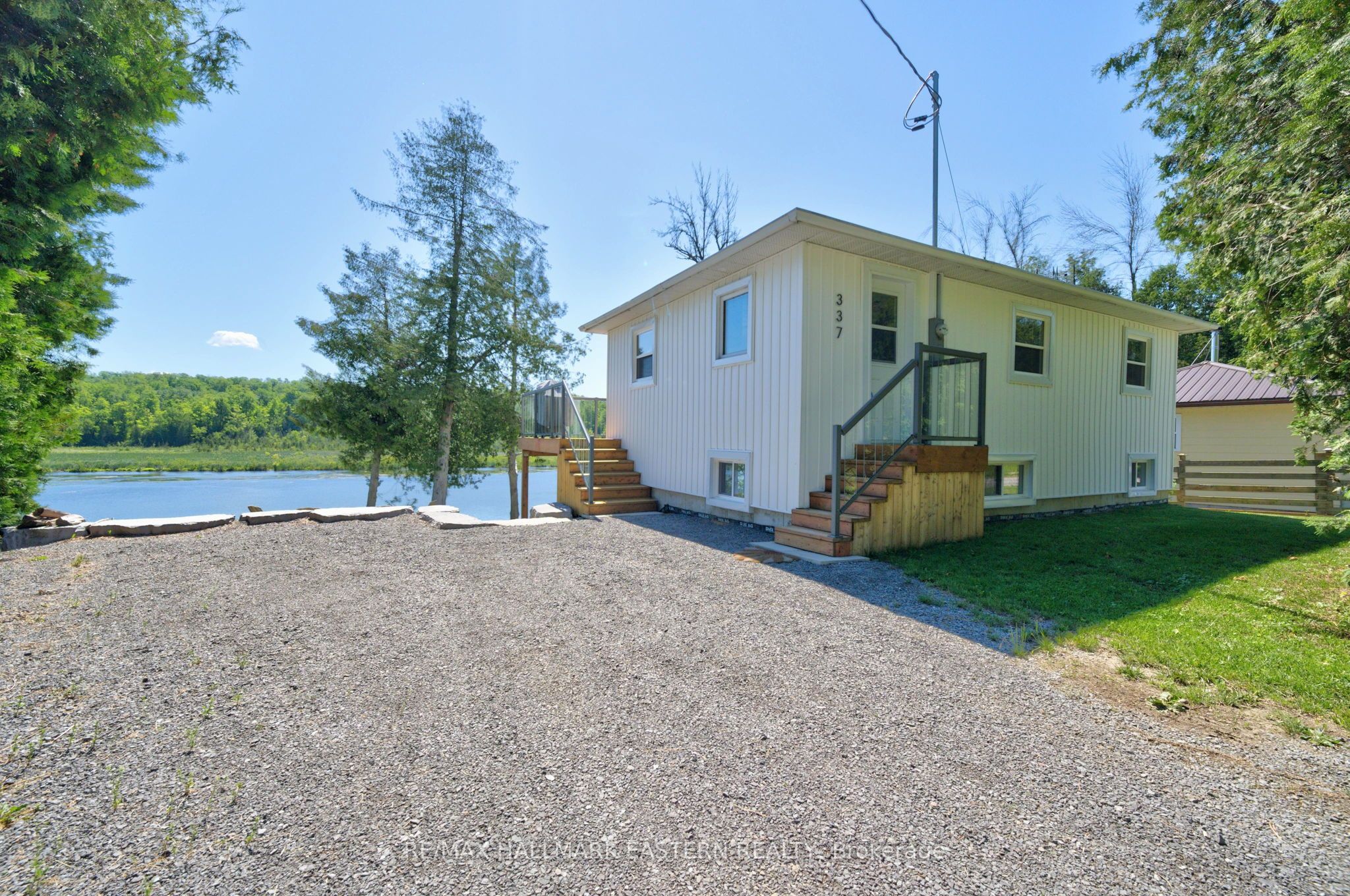 337/338 Rainbow Drive Property Photo 3