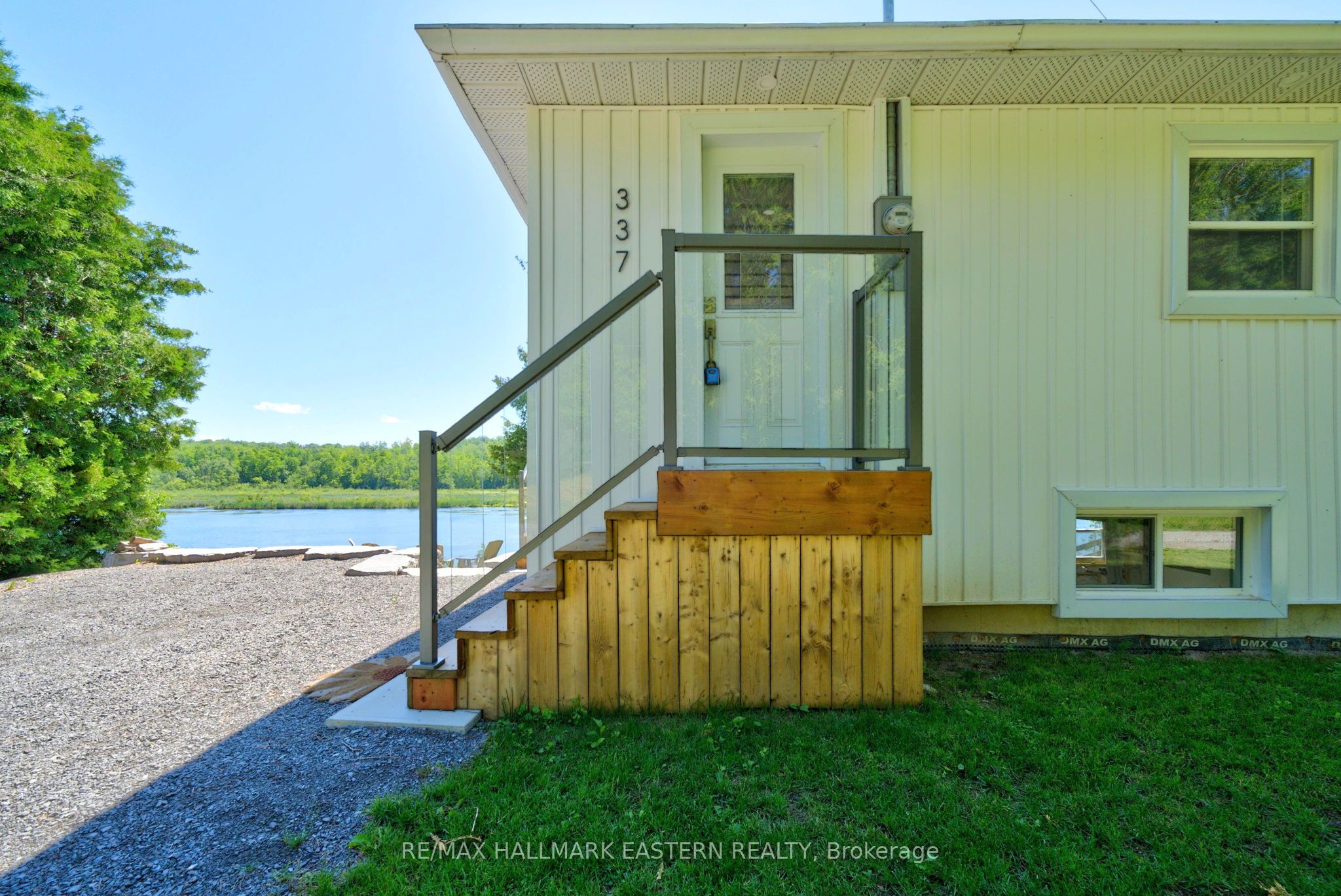 337/338 Rainbow Drive Property Photo 6