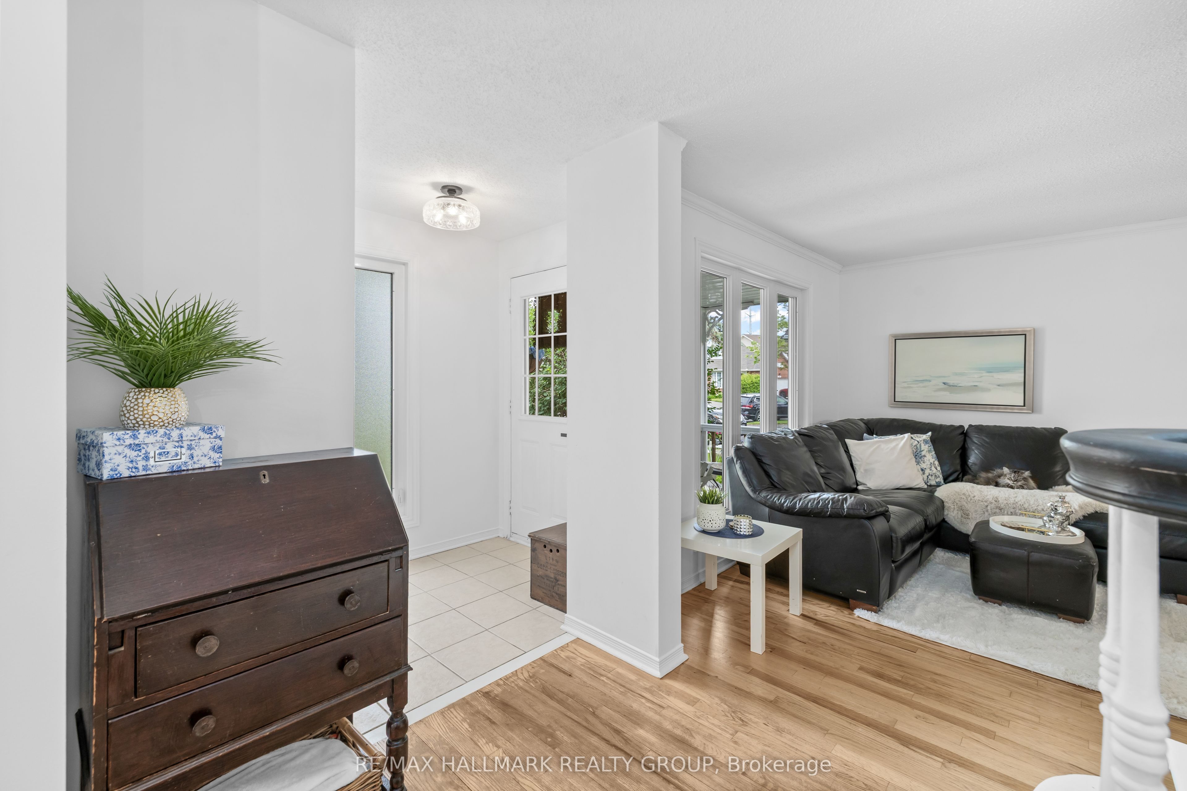 652 Thicket Way Property Photo 4