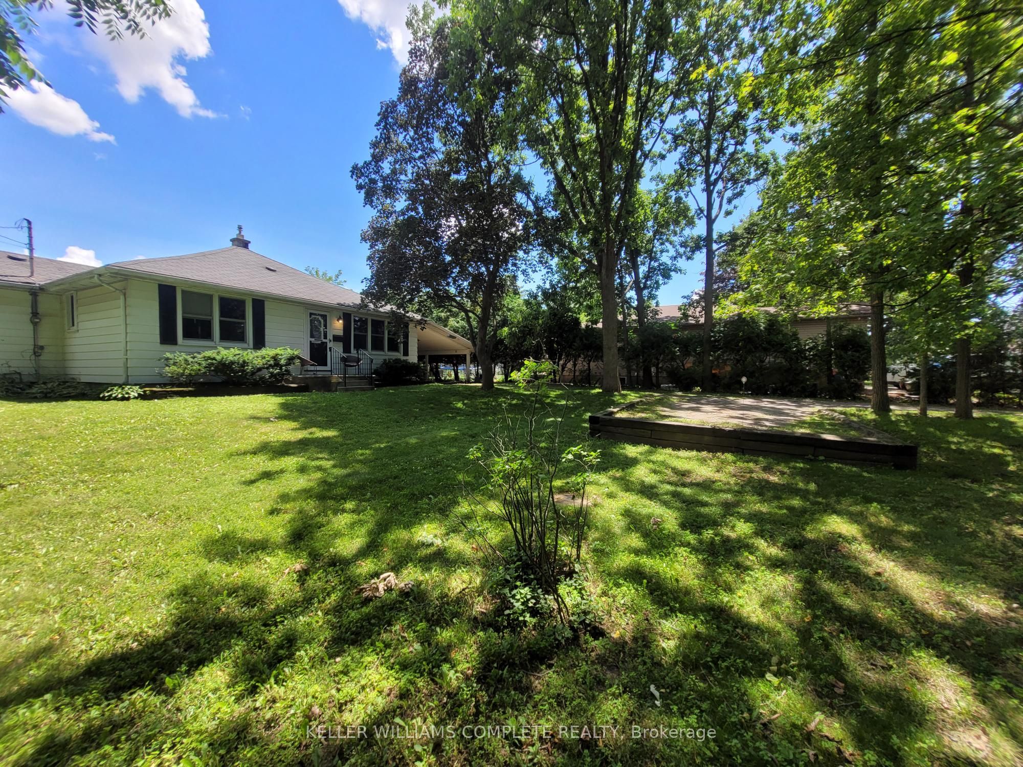 879 West 5th Street Property Photo 4