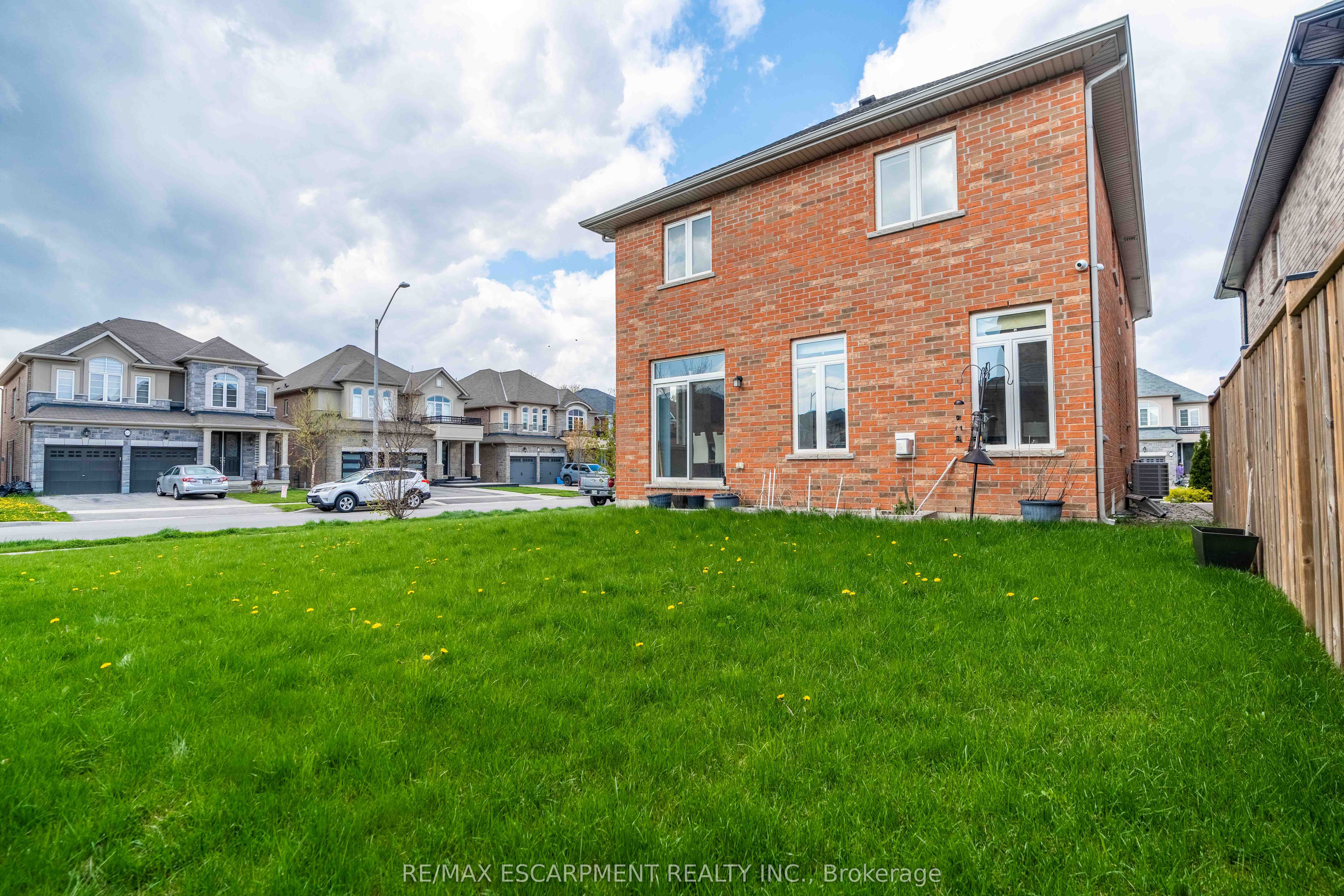 3 Narbonne Crescent Property Photo 45