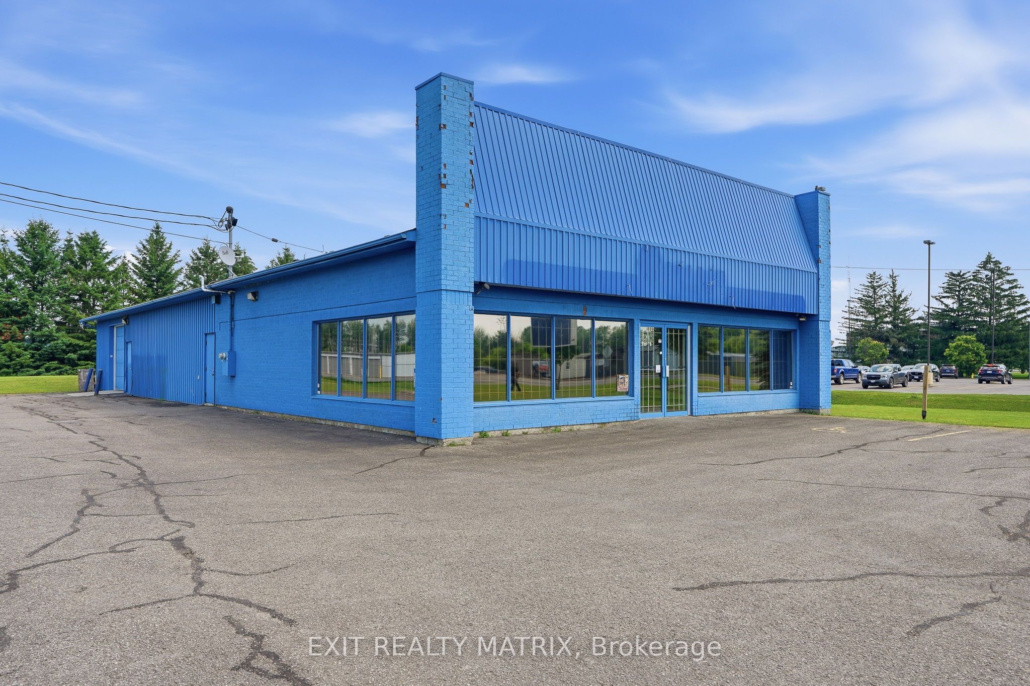 699 Notre Dame Street Property Photo 2