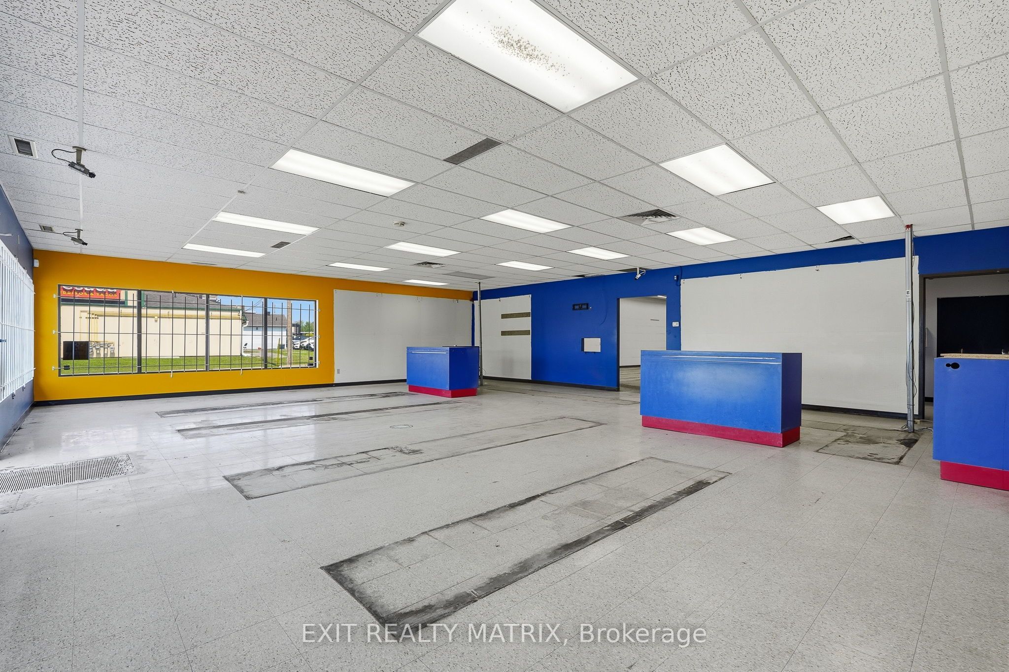 699 Notre Dame Street Property Photo 6