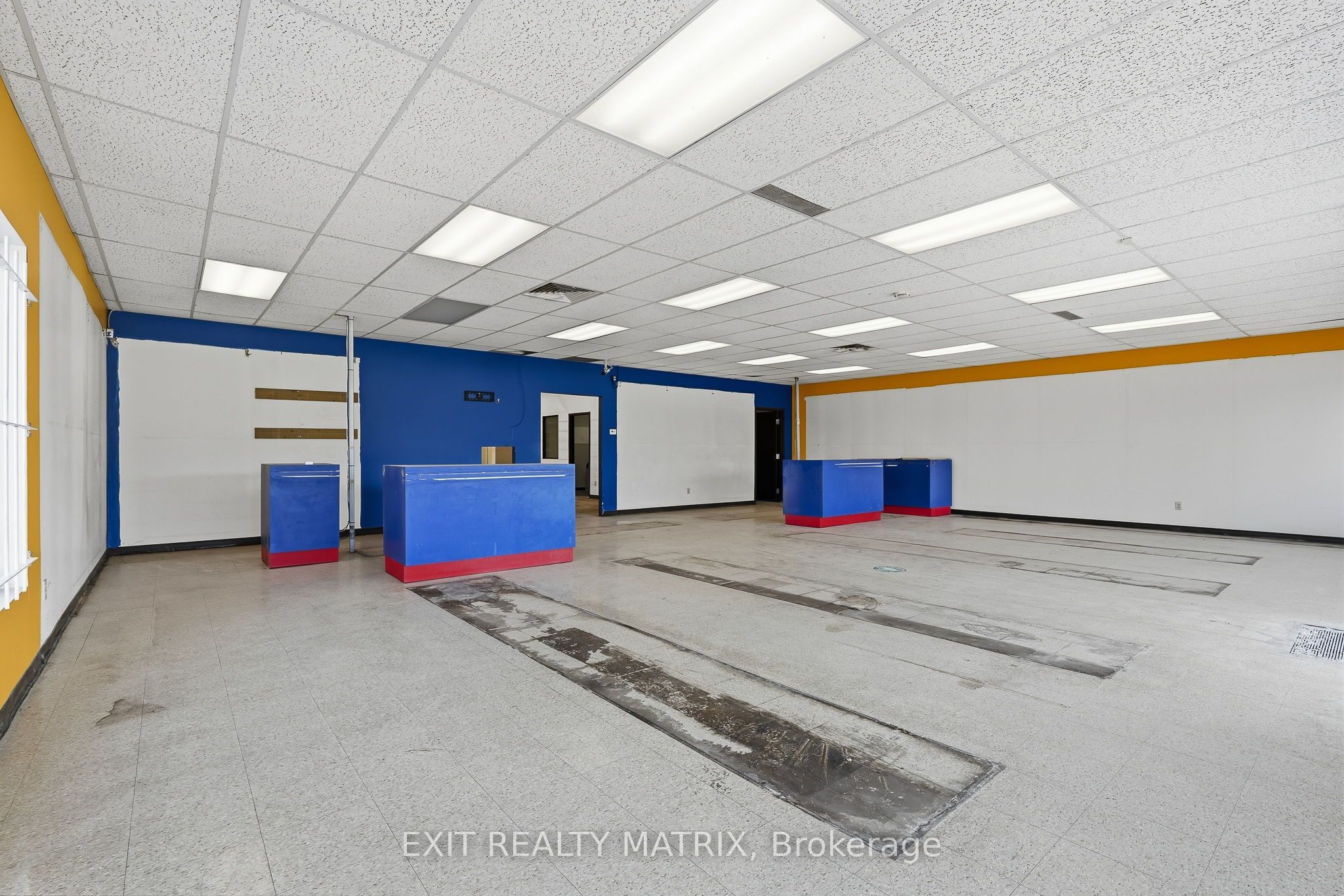 699 Notre Dame Street Property Photo 8