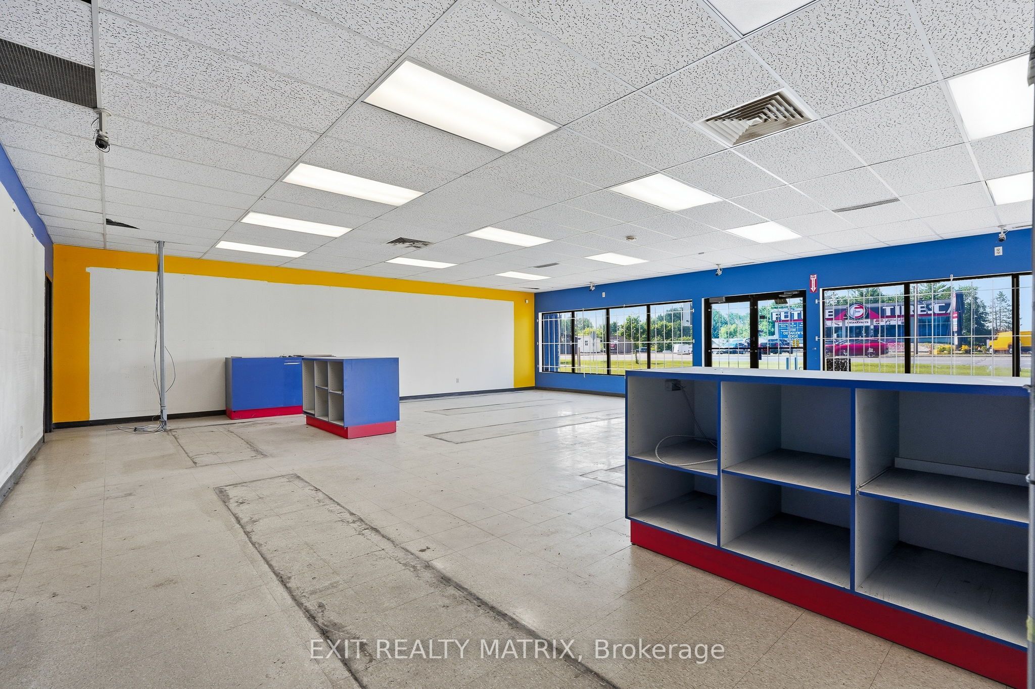 699 Notre Dame Street Property Photo 9
