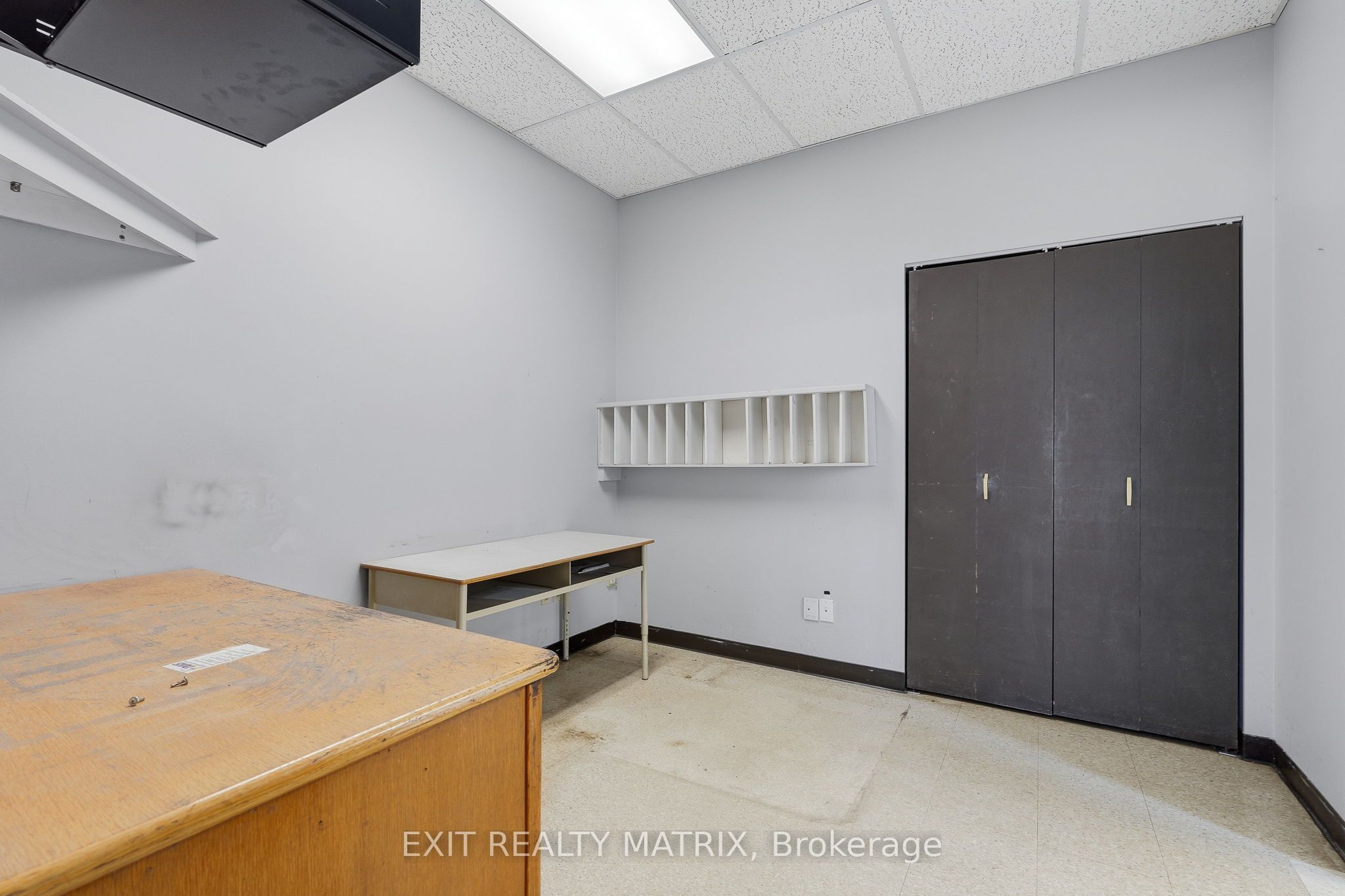 699 Notre Dame Street Property Photo 12