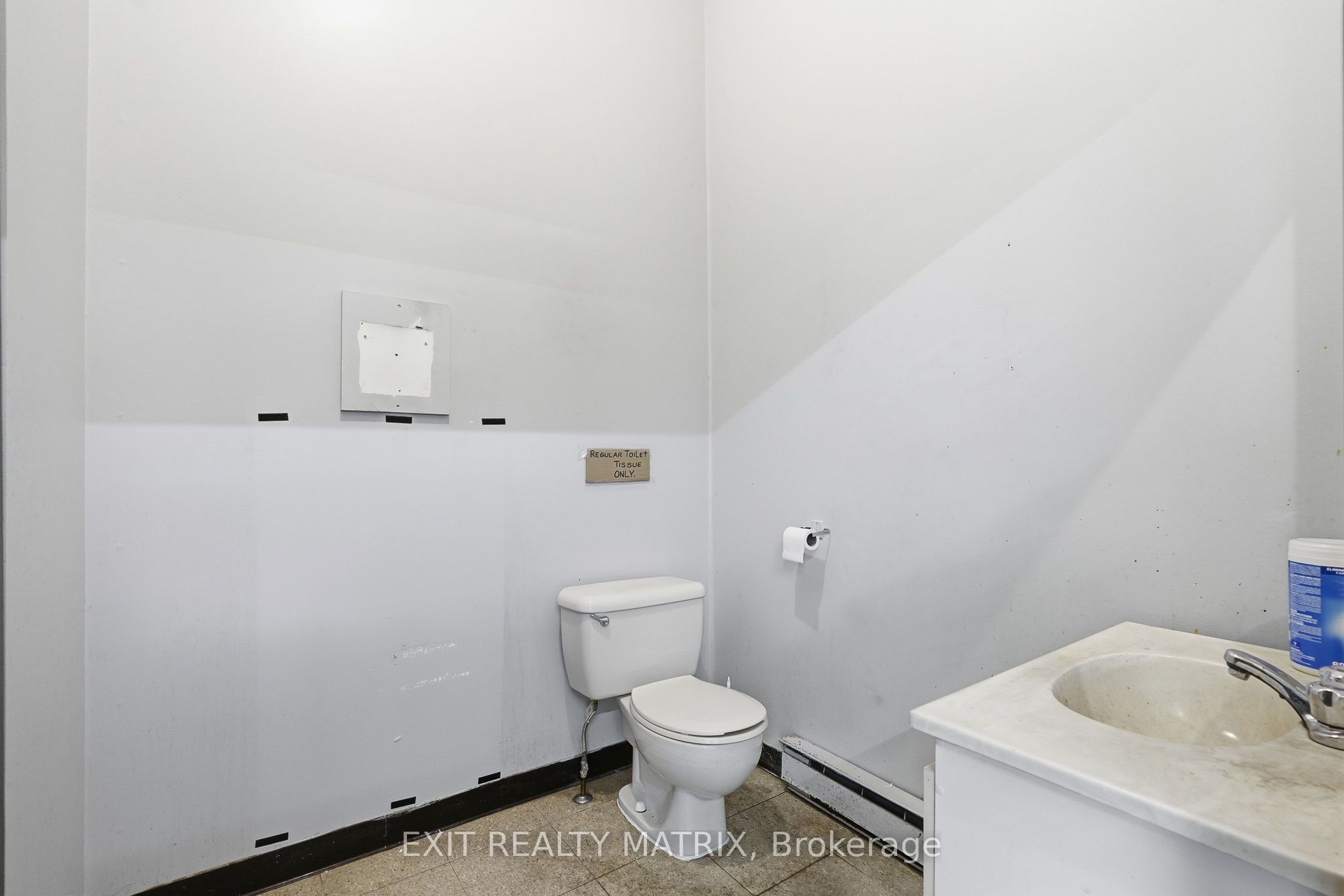 699 Notre Dame Street Property Photo 24