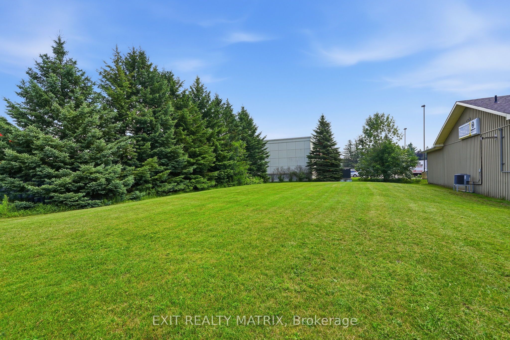 699 Notre Dame Street Property Photo 28
