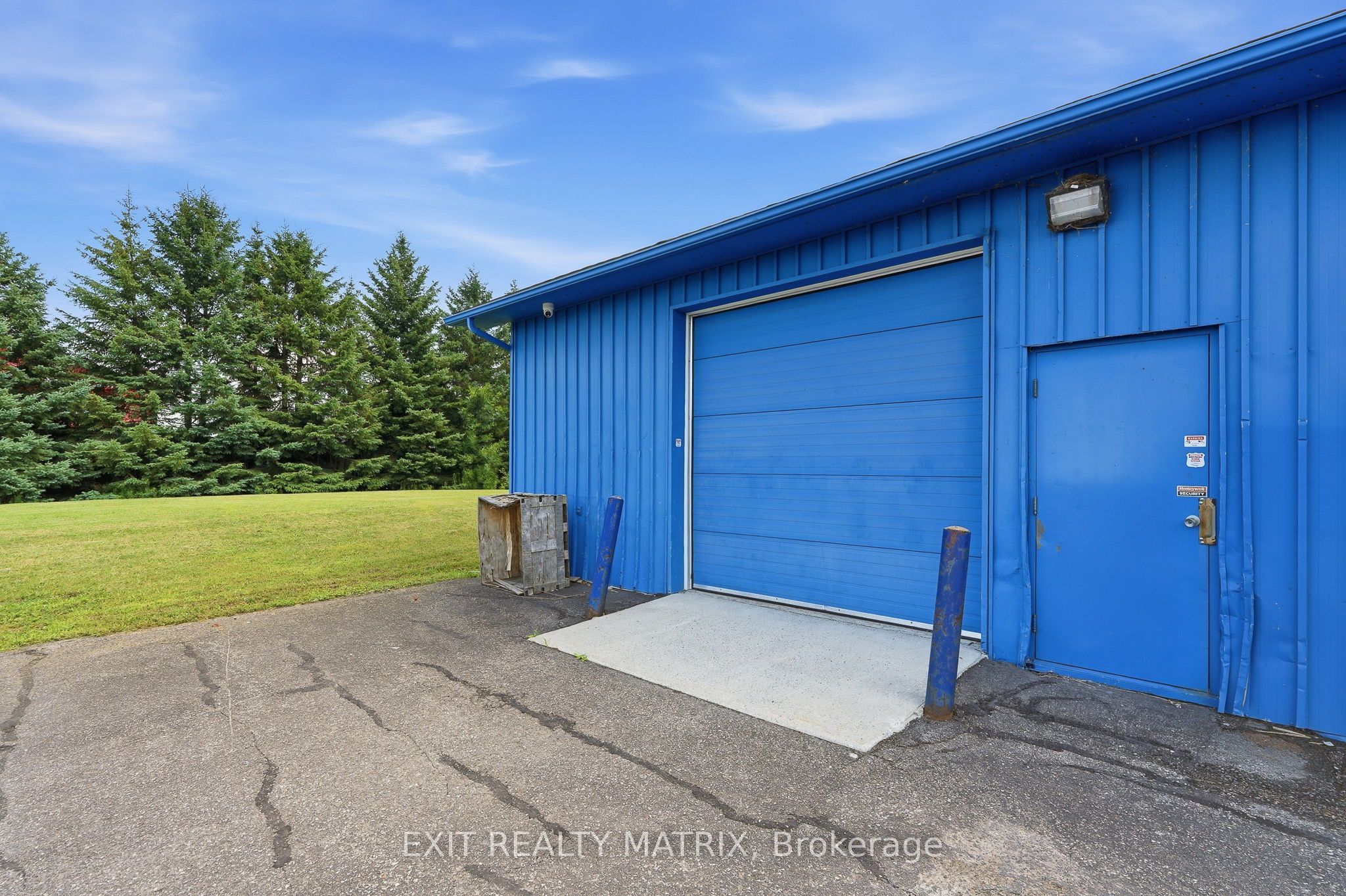 699 Notre Dame Street Property Photo 32