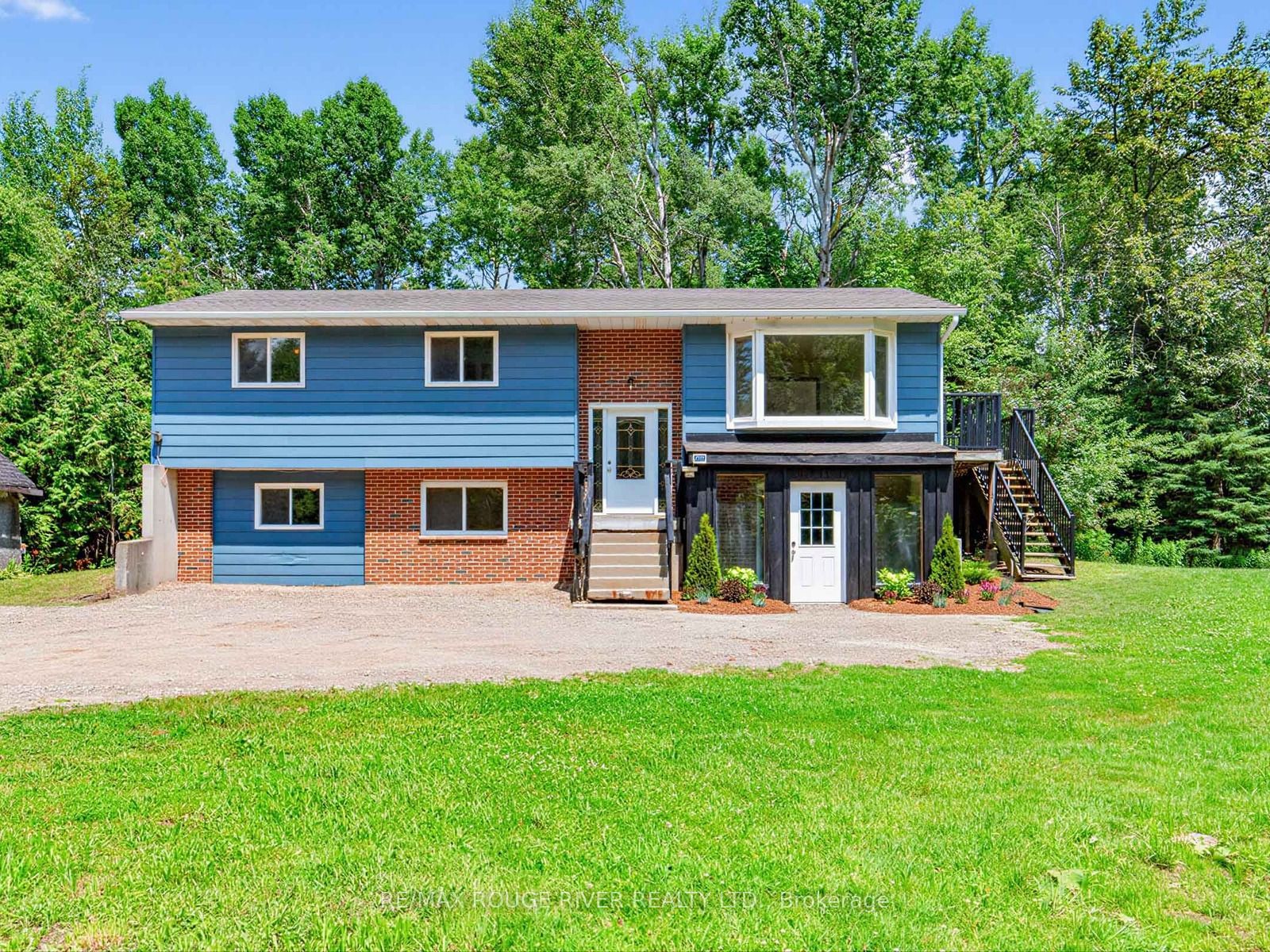 555247 Mono-amaranth Townline Property Photo 1