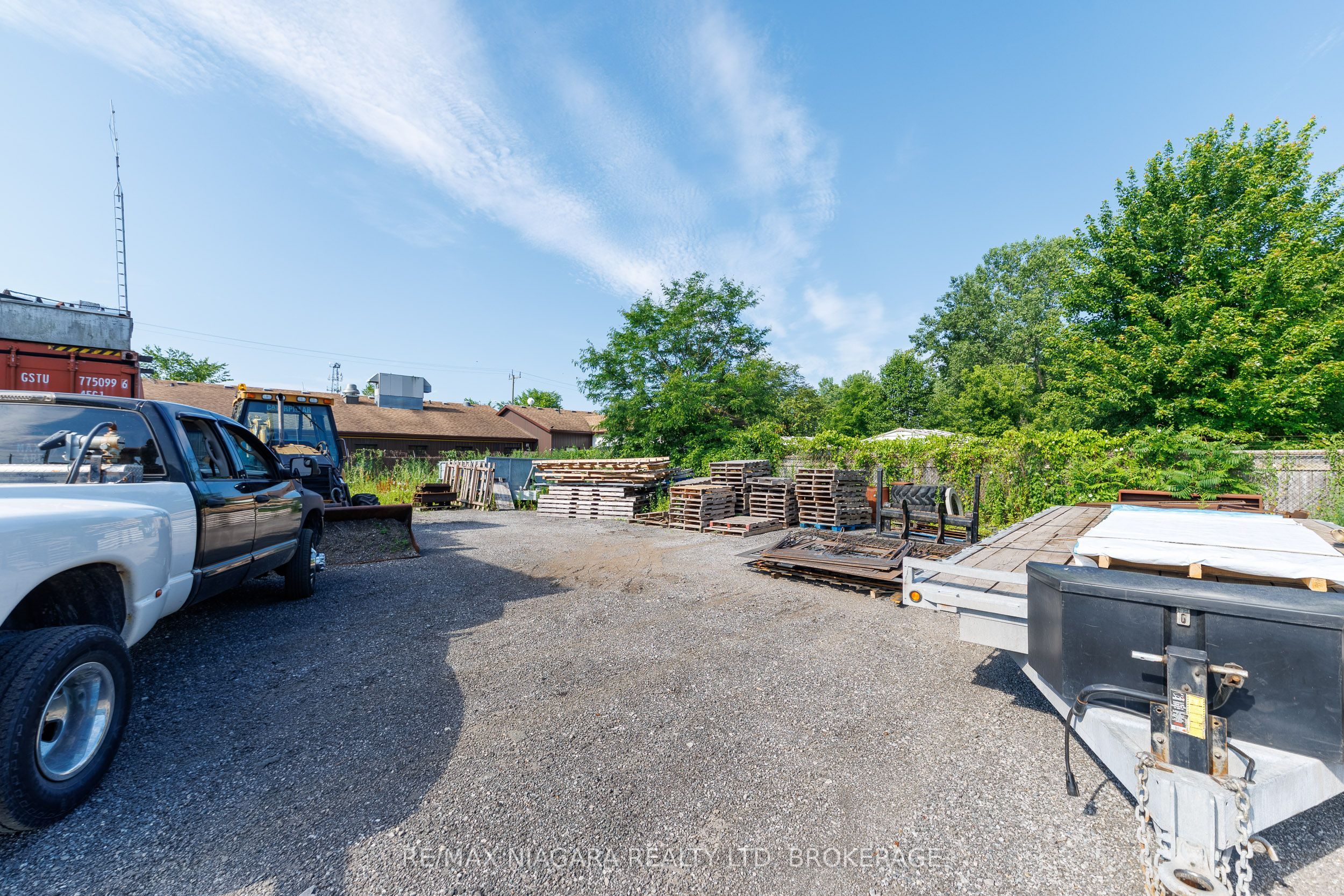 408 Jarvis Street Property Photo 16