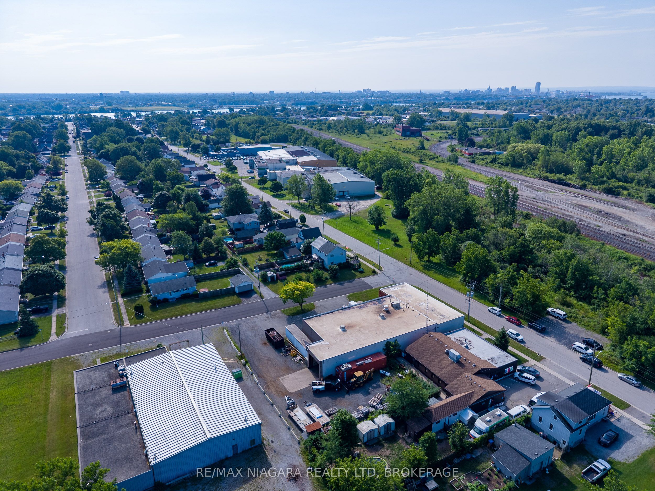 408 Jarvis Street Property Photo 25