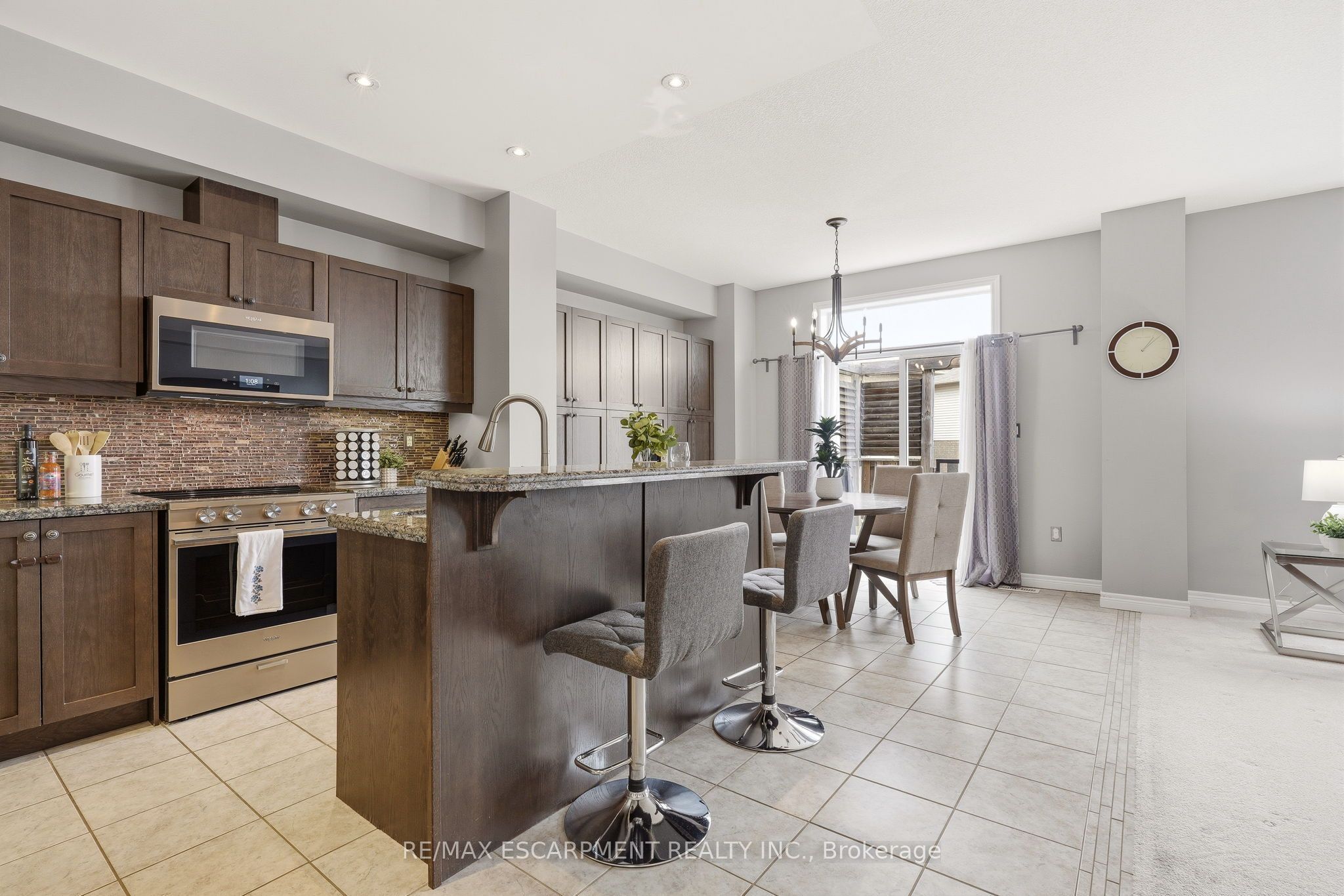 21 House Lane Property Photo 6