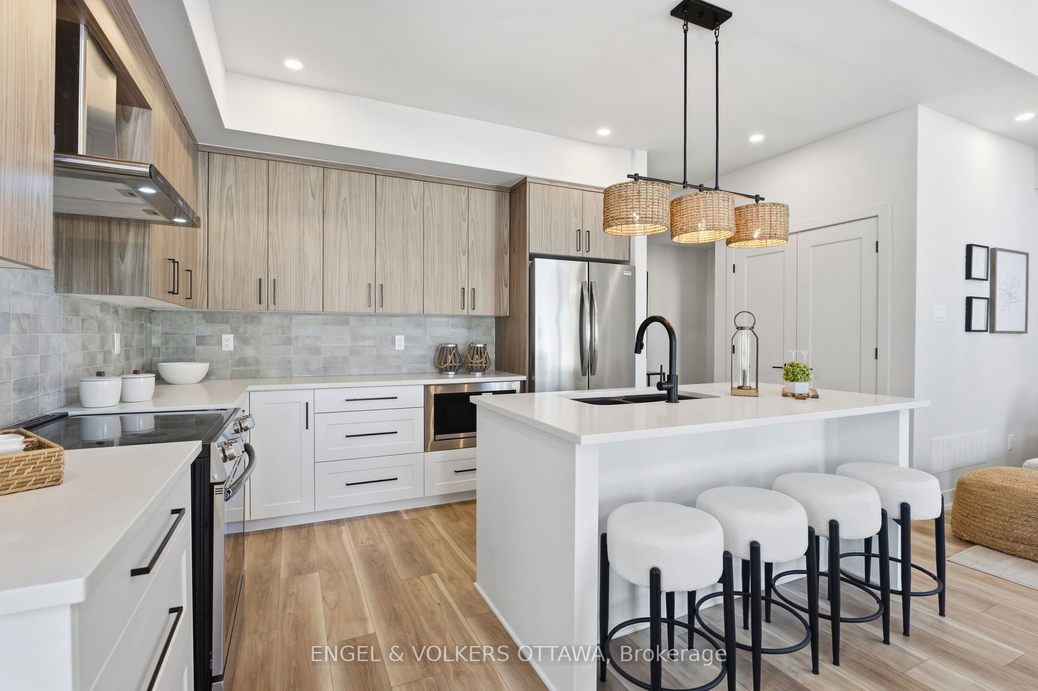 557 Bayview Drive Property Photo 14