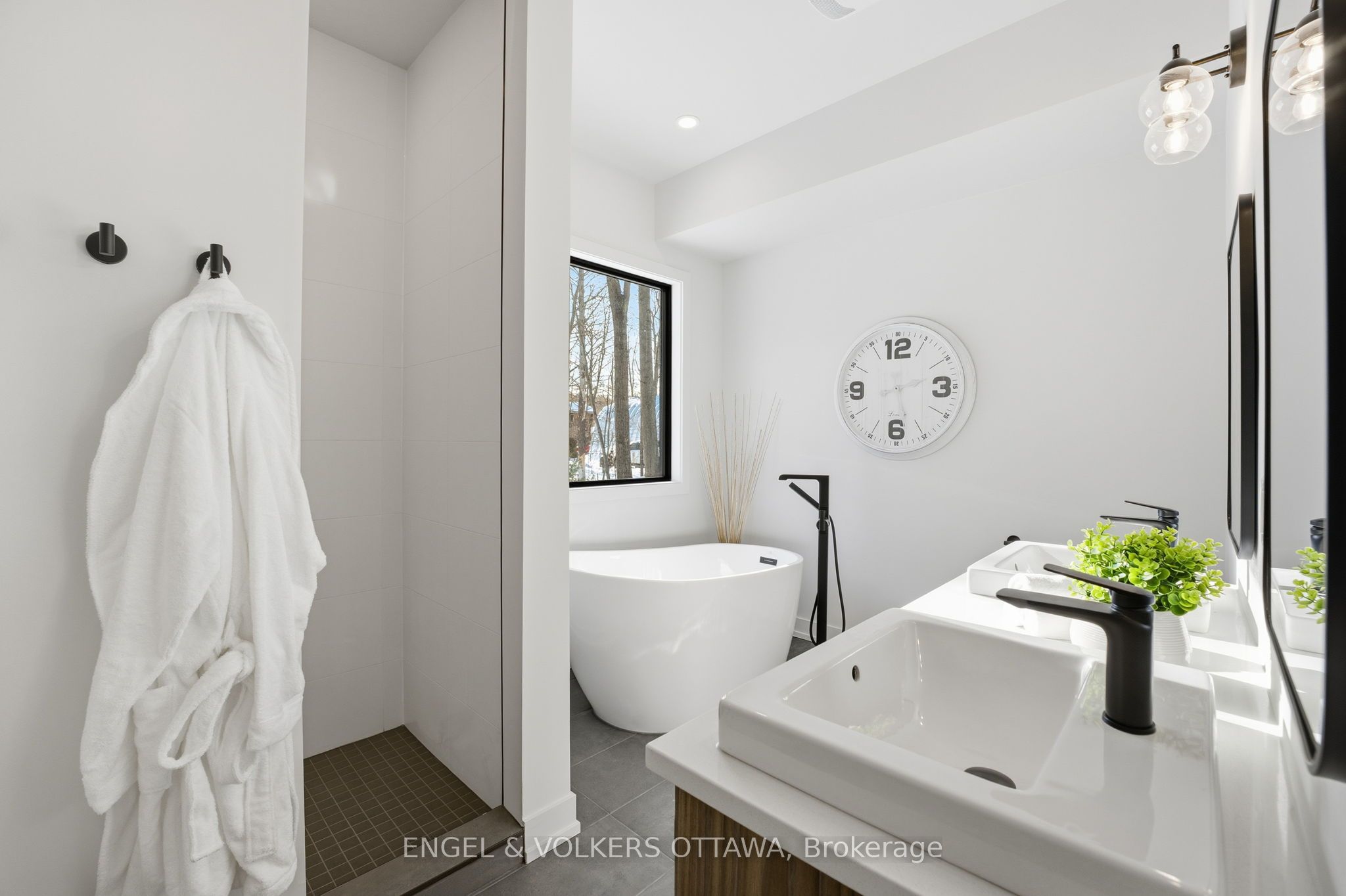 557 Bayview Drive Property Photo 20