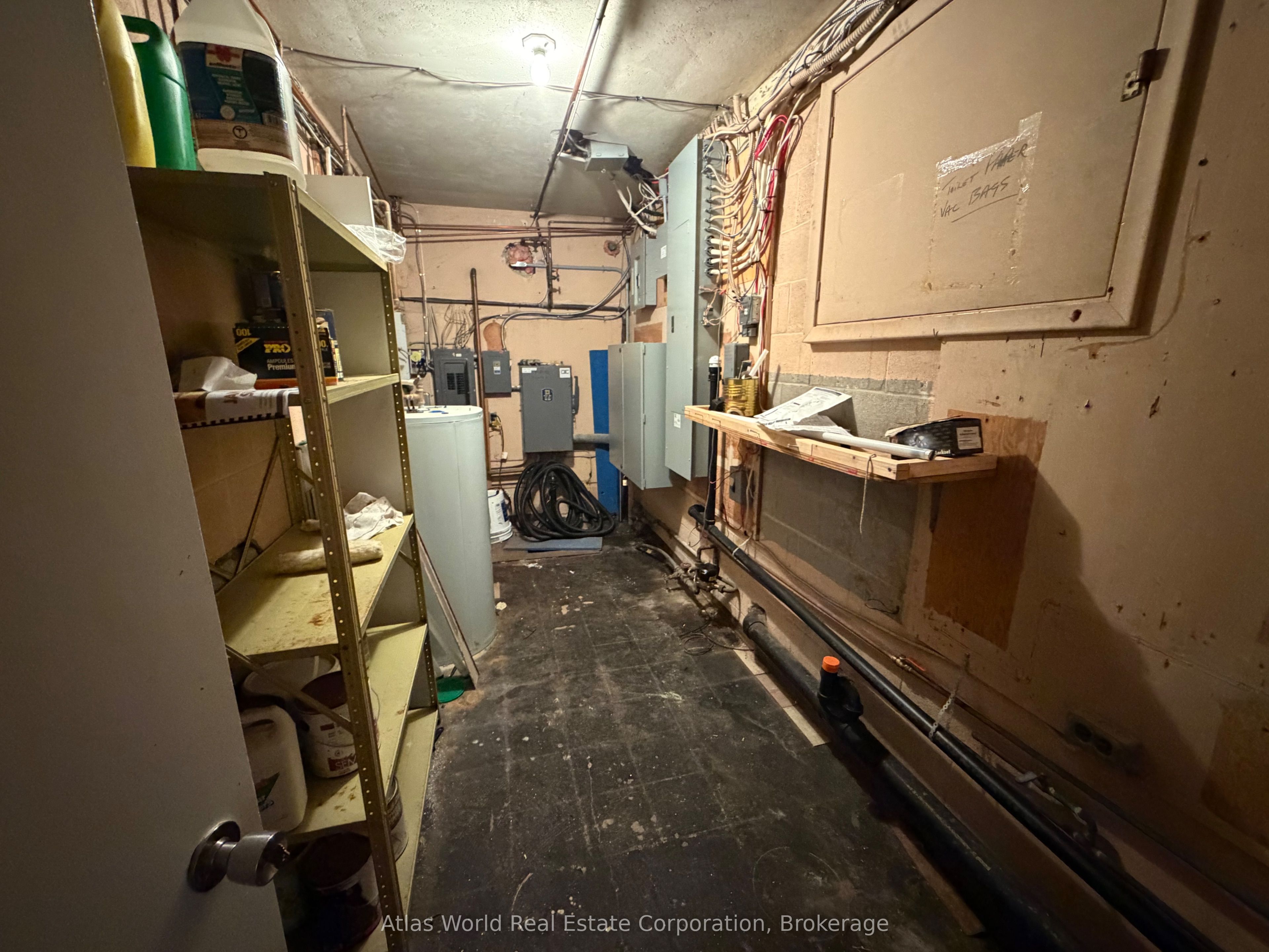 137 George Street W Property Photo 33