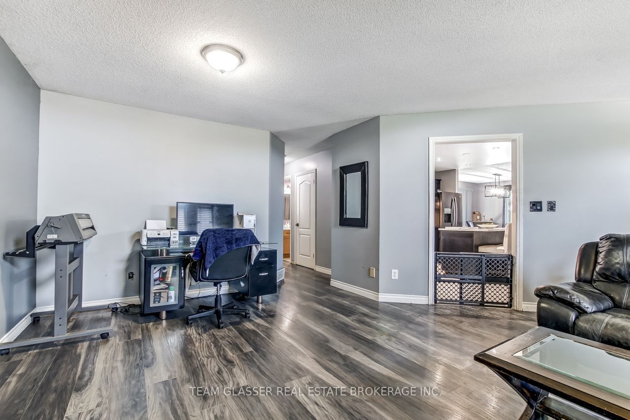 23999 Mayfair Road Property Photo 18