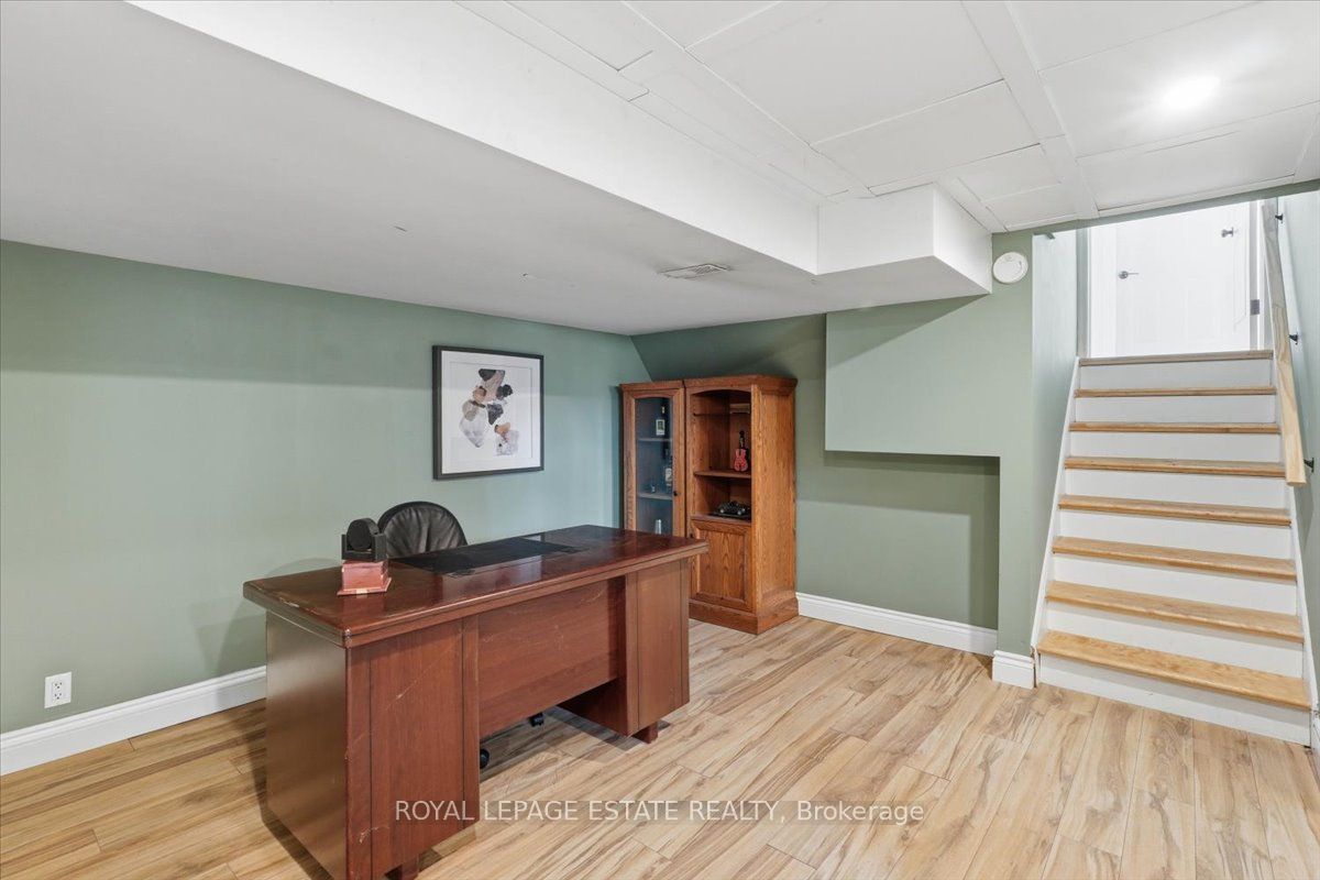 102 Greenfield Park Property Photo 33
