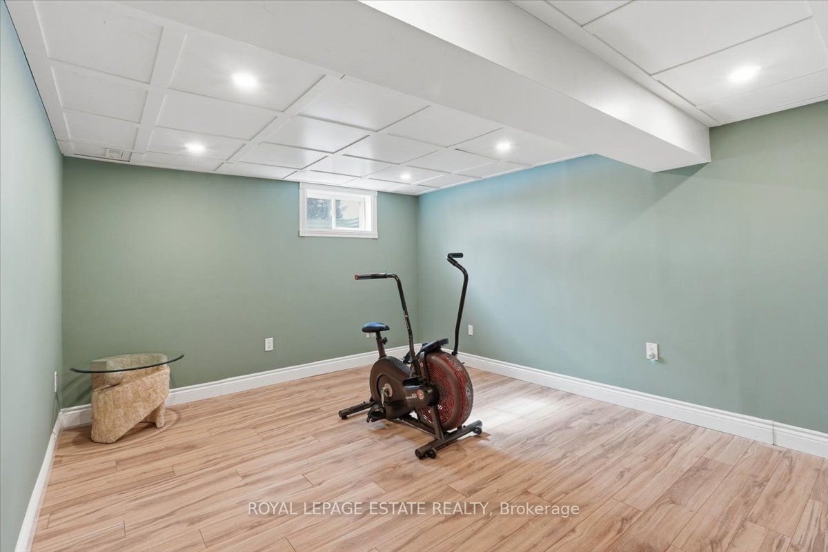 102 Greenfield Park Property Photo 34