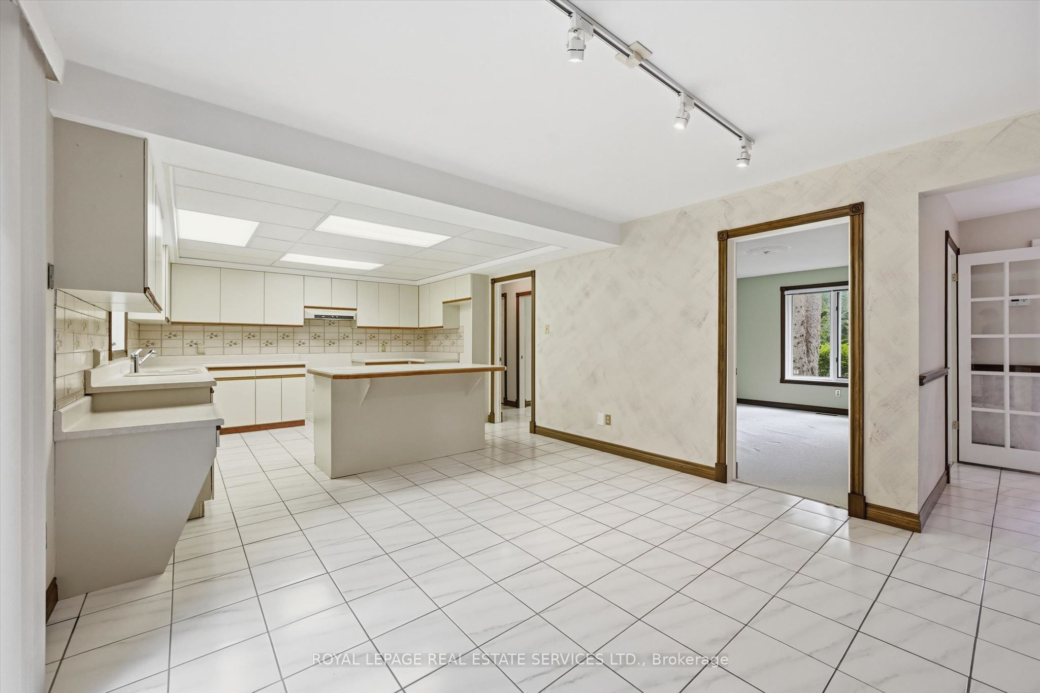 683 Canboro Road Property Photo 9