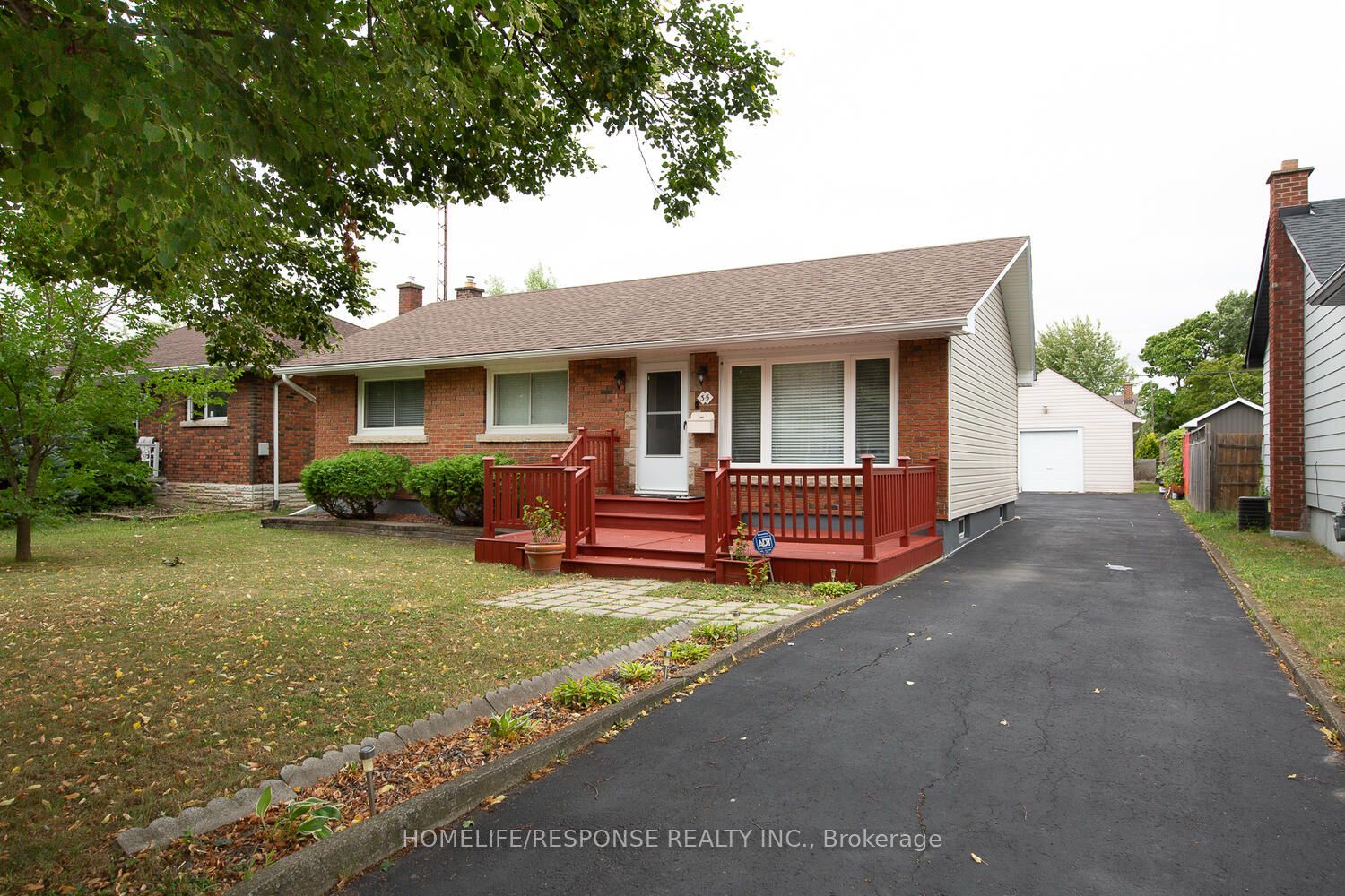 35 Parkdale Drive Property Photo 2