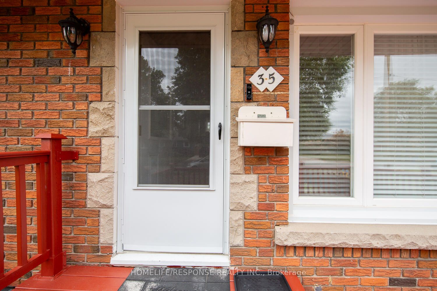 35 Parkdale Drive Property Photo 4