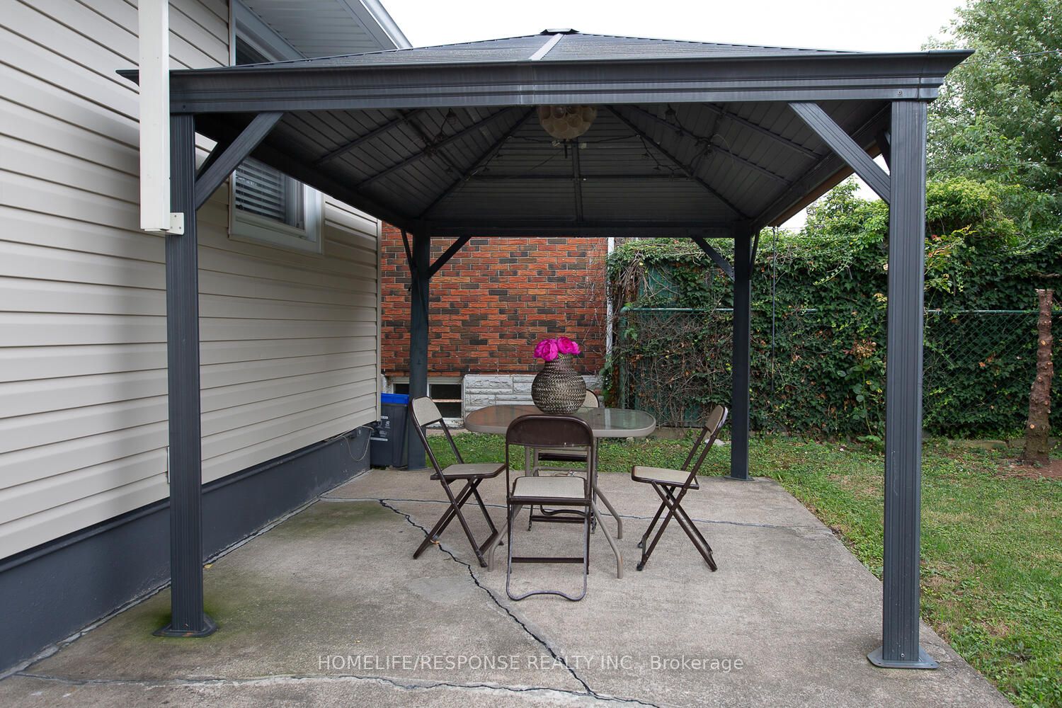 35 Parkdale Drive Property Photo 27