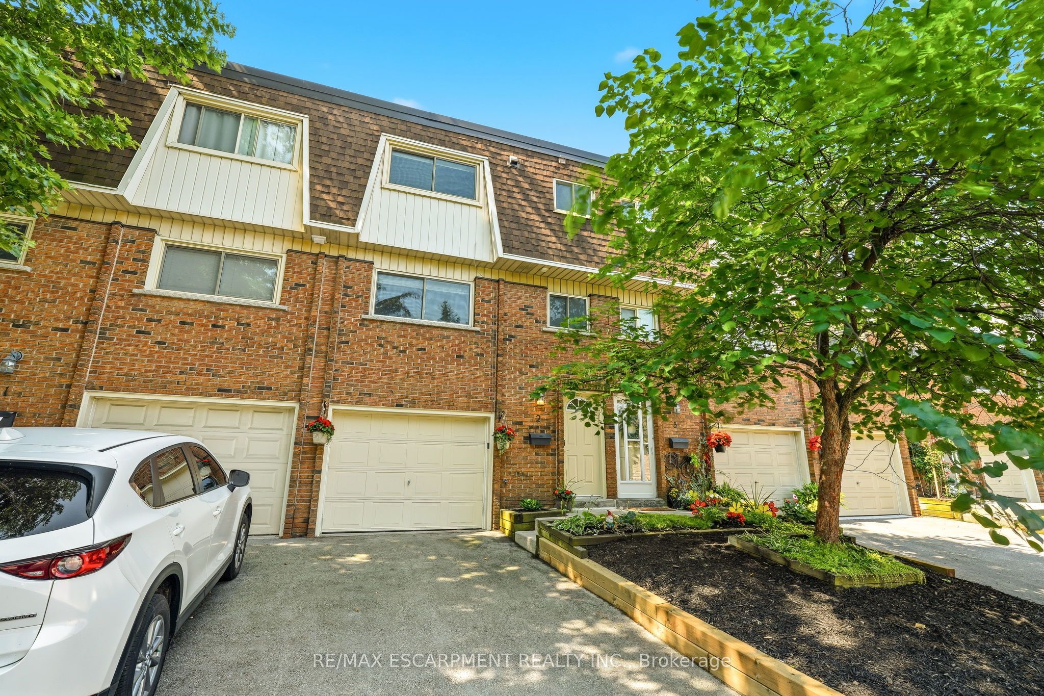 125 Bonaventure Drive 2 Property Photo 3