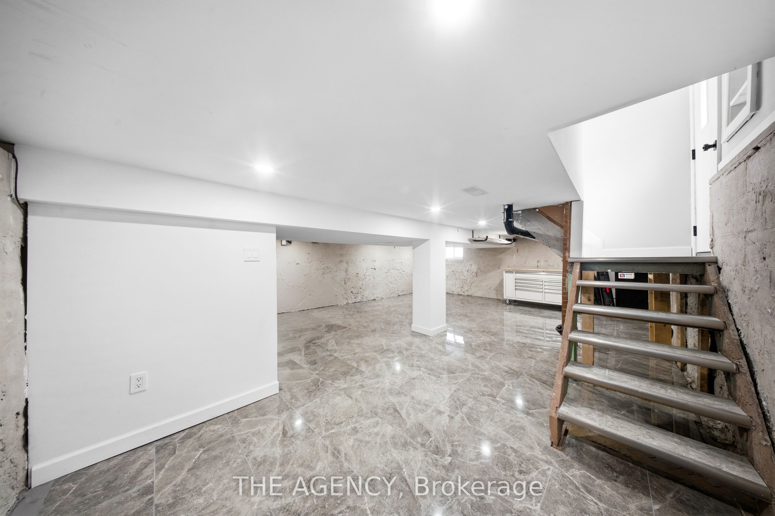 273 Stinson Crescent Property Photo 39