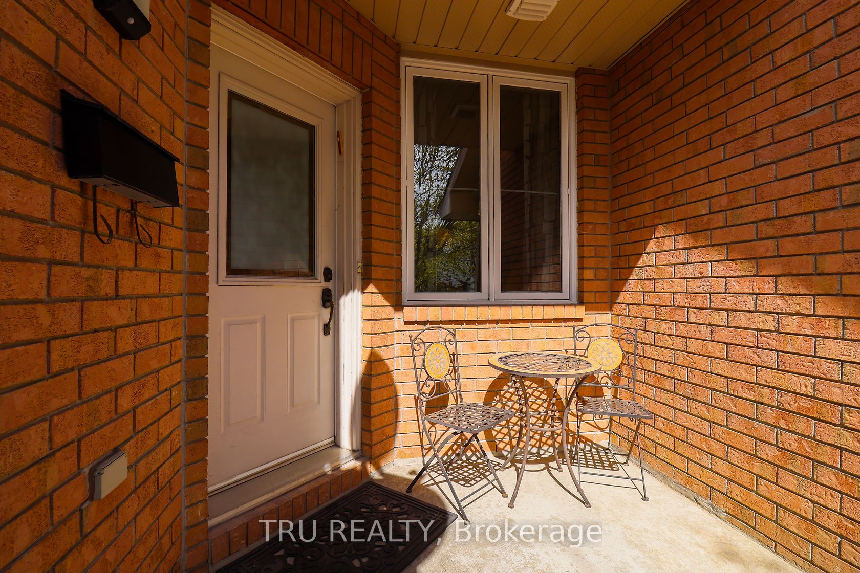 186 Daventry Crescent Property Photo 4