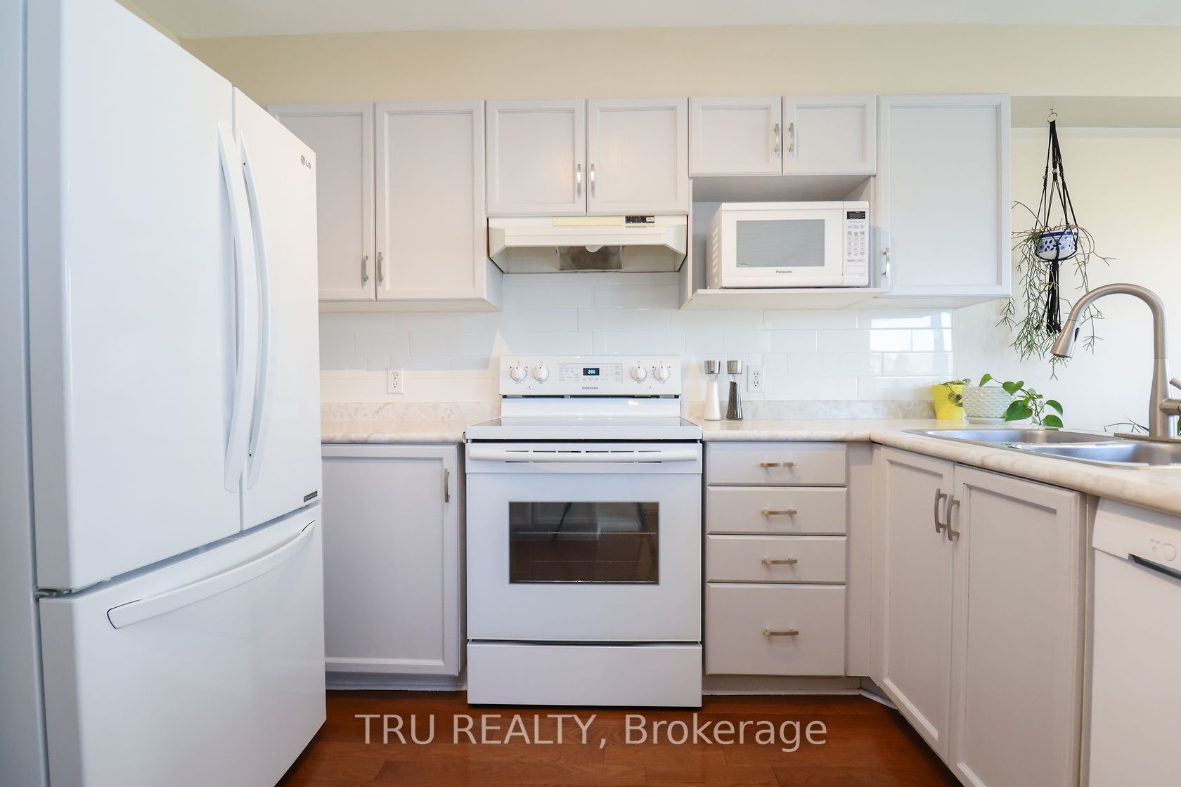 186 Daventry Crescent Property Photo 14