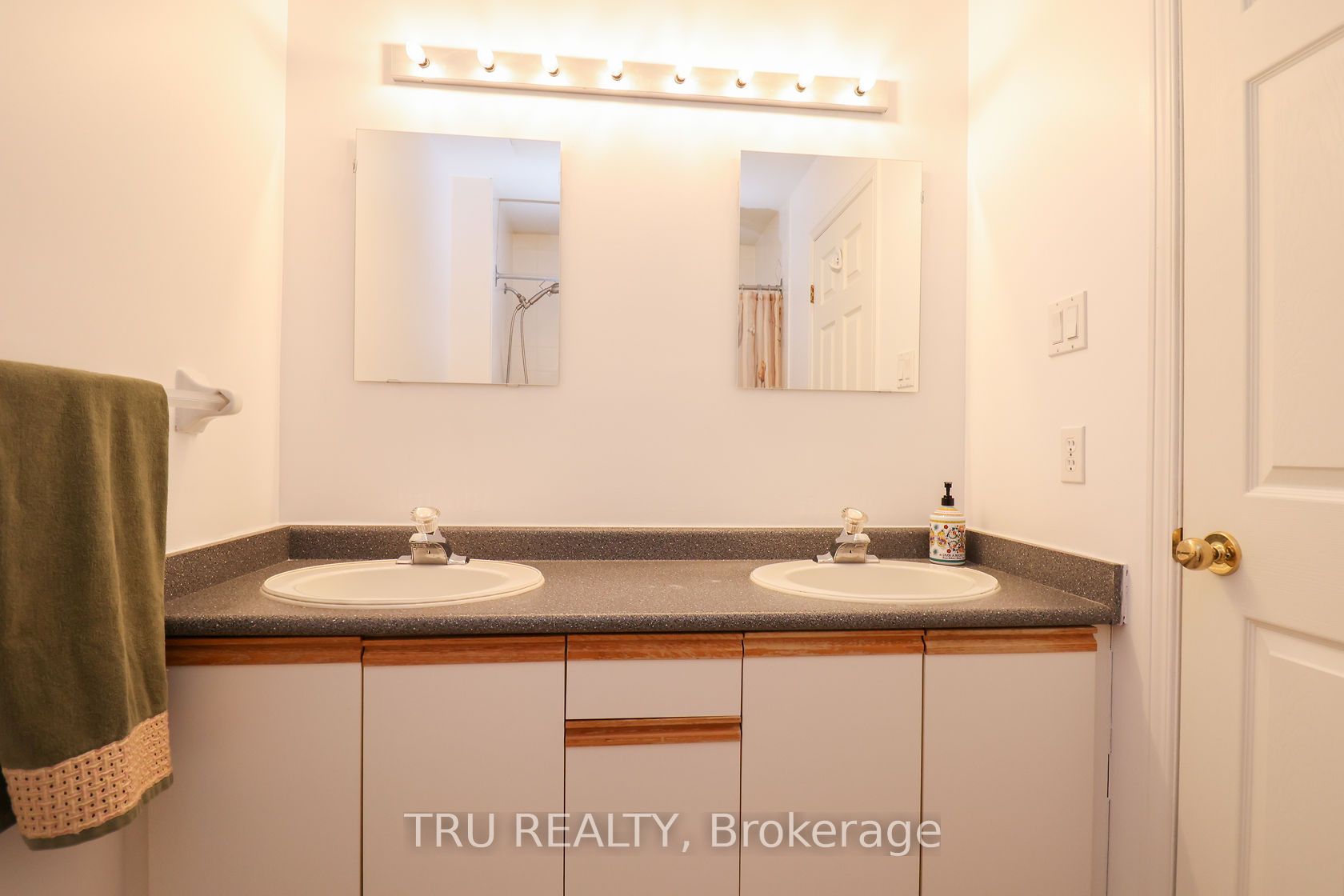 186 Daventry Crescent Property Photo 34