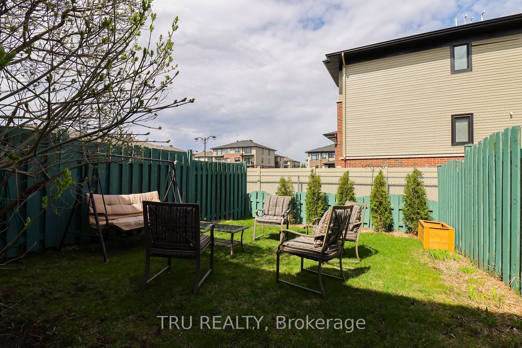 186 Daventry Crescent Property Photo 45