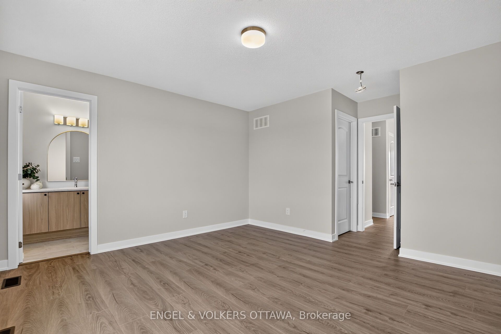 728 Haflinger Row Property Photo 18