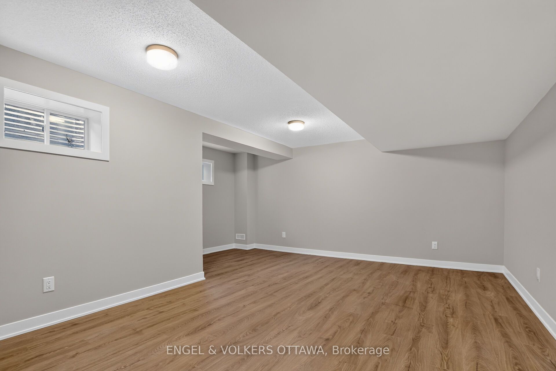 728 Haflinger Row Property Photo 28