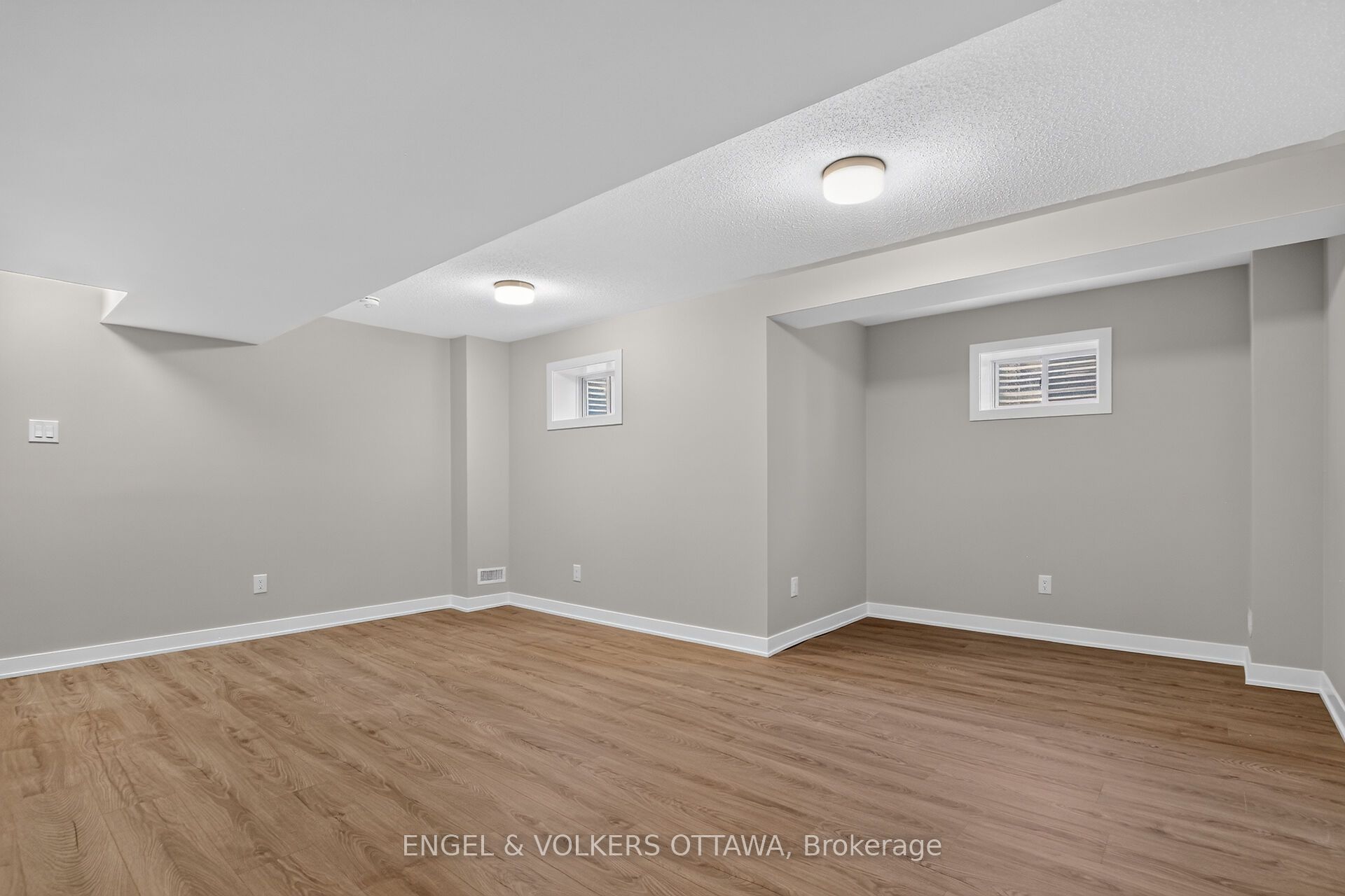 728 Haflinger Row Property Photo 29