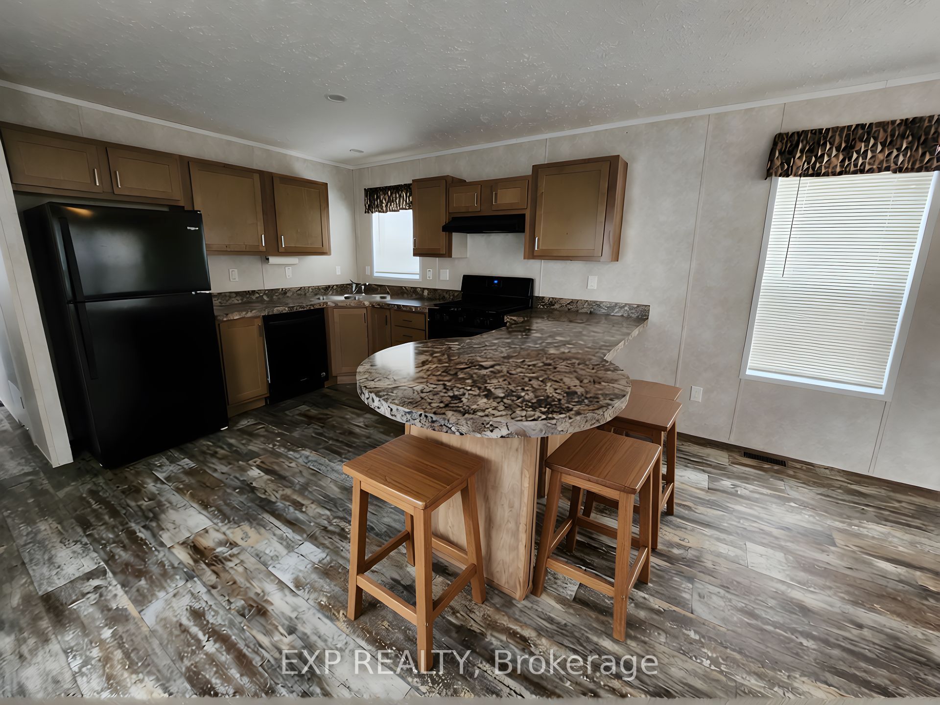 114 Harold Valley Drive Property Photo 10