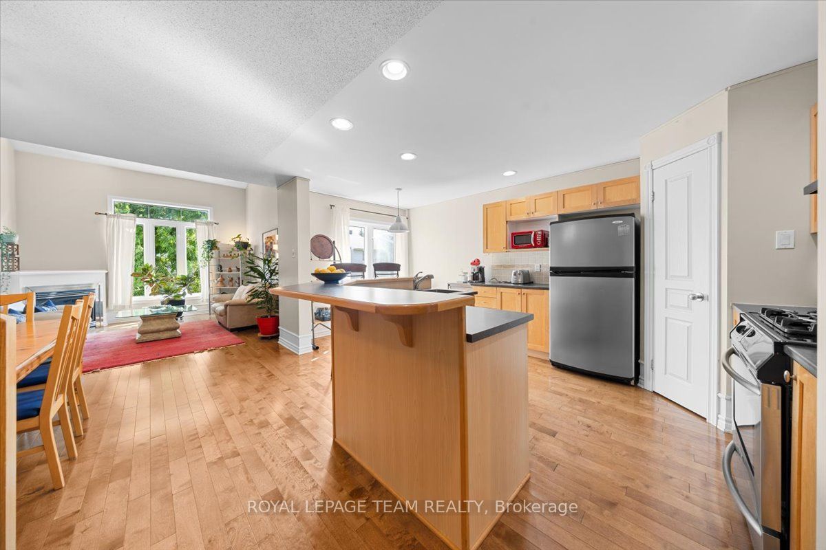 40 Saddlesmith Circle Property Photo 8
