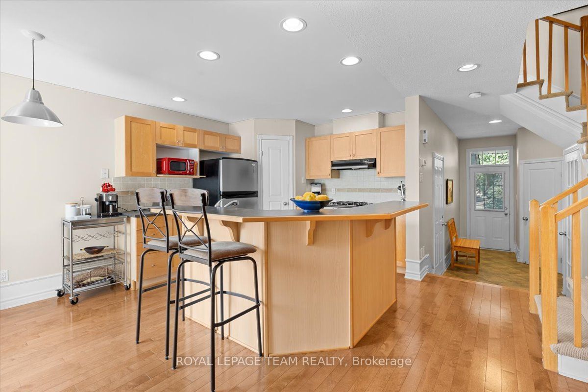40 Saddlesmith Circle Property Photo 10