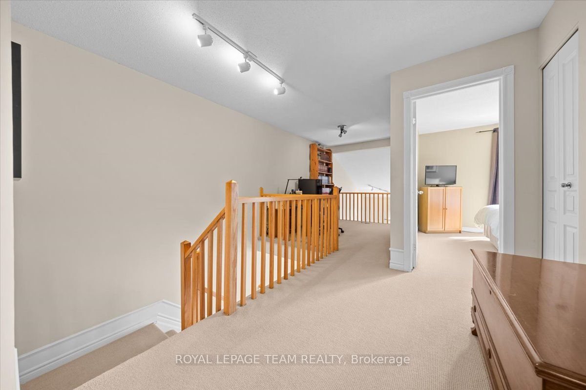 40 Saddlesmith Circle Property Photo 19