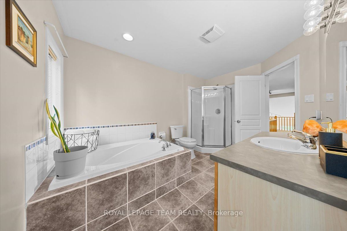40 Saddlesmith Circle Property Photo 24
